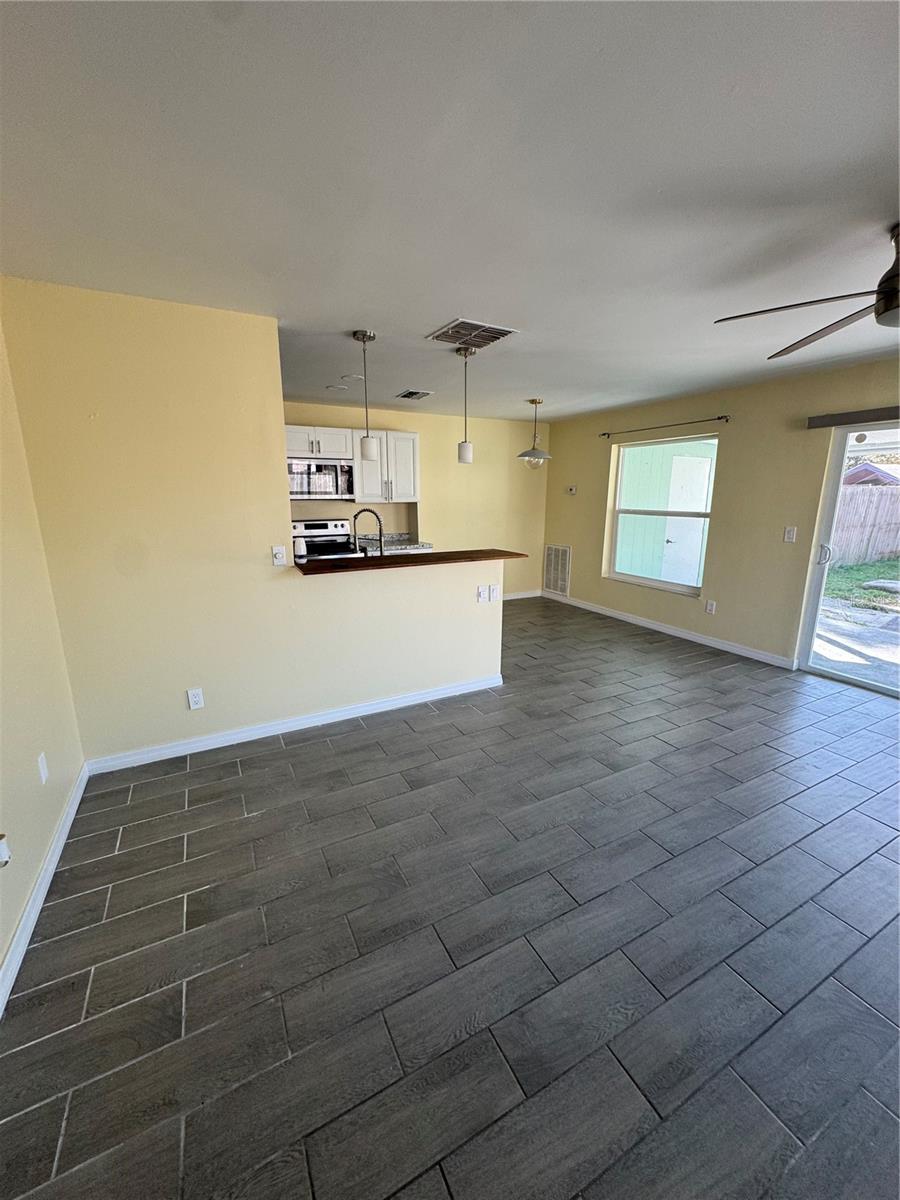 14212 VILLAGE VIEW DR