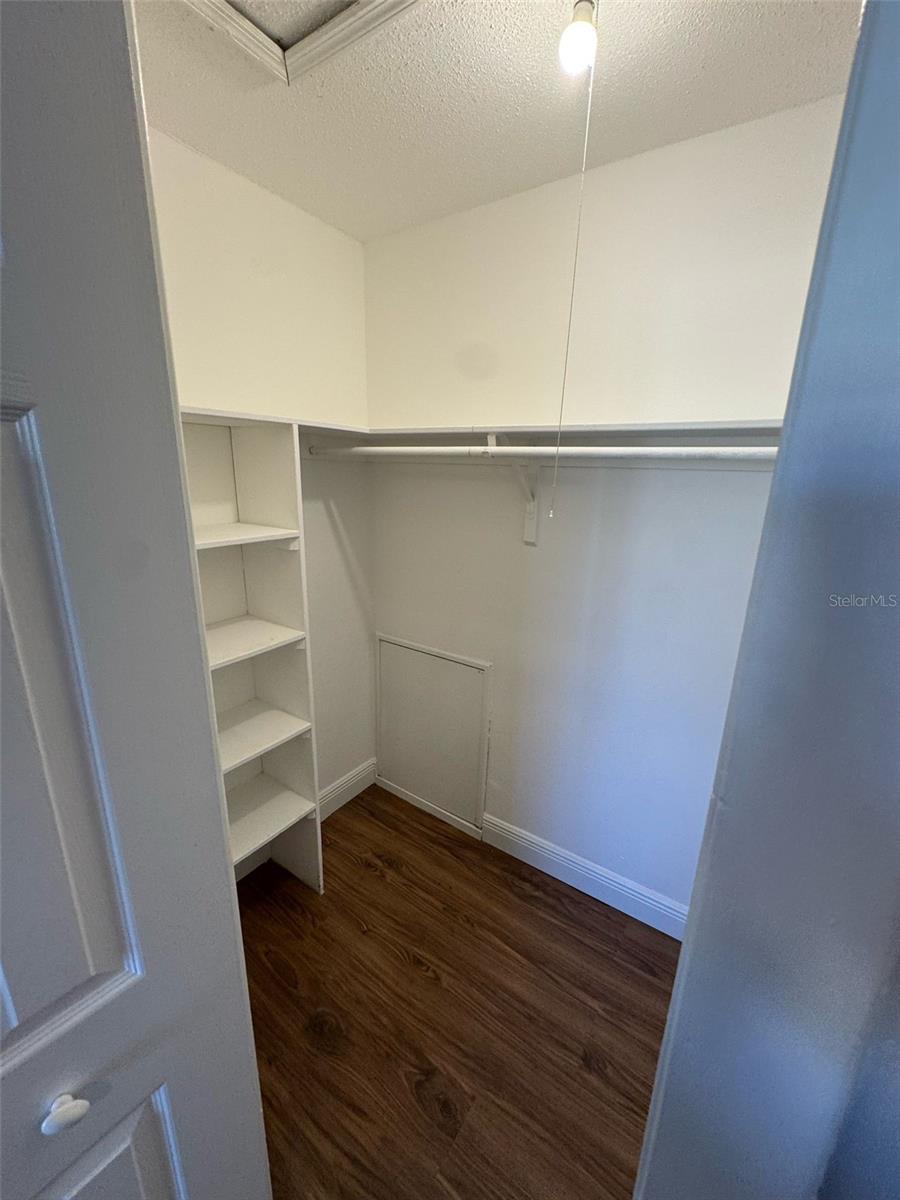 7517 CAMARINA CALLE
