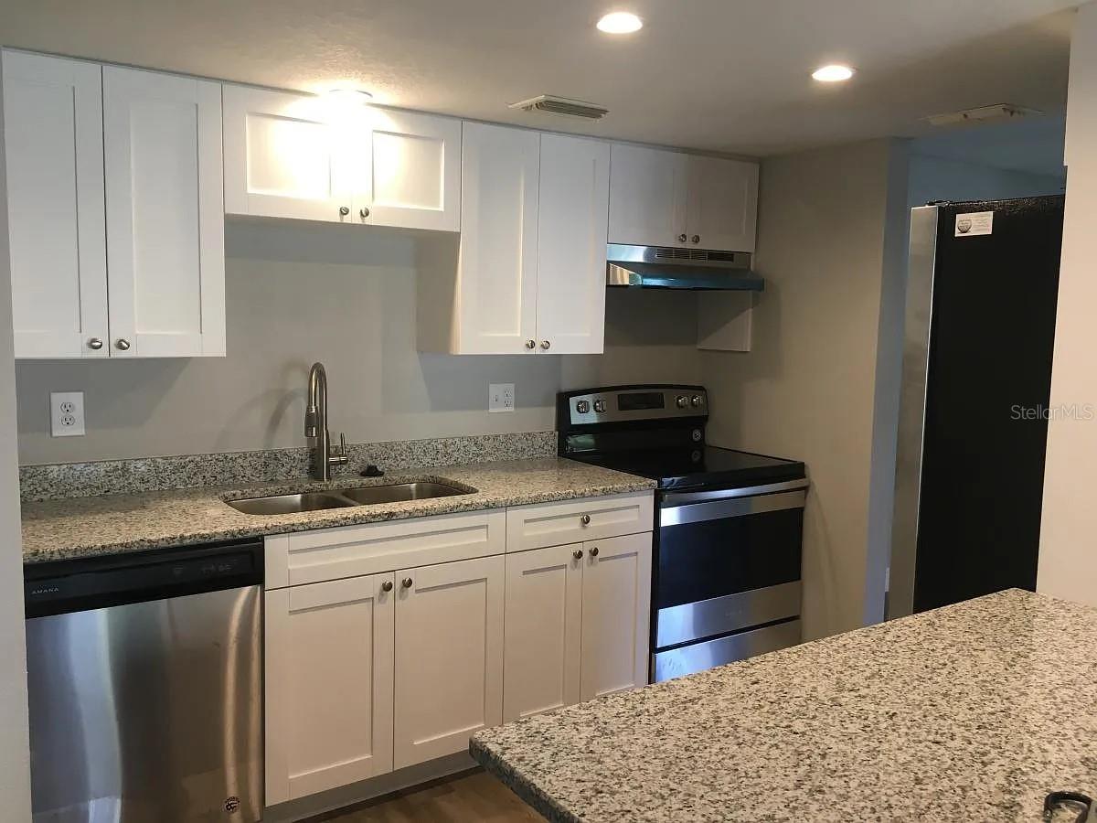 127 CAMPHOR CIR #F