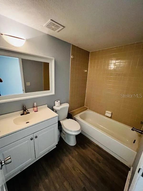 127 CAMPHOR CIR #F