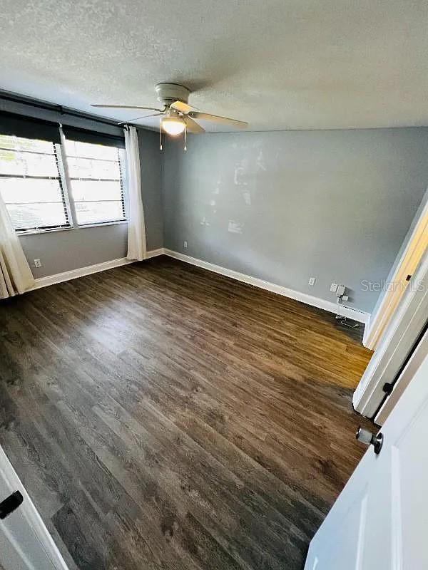 127 CAMPHOR CIR #F