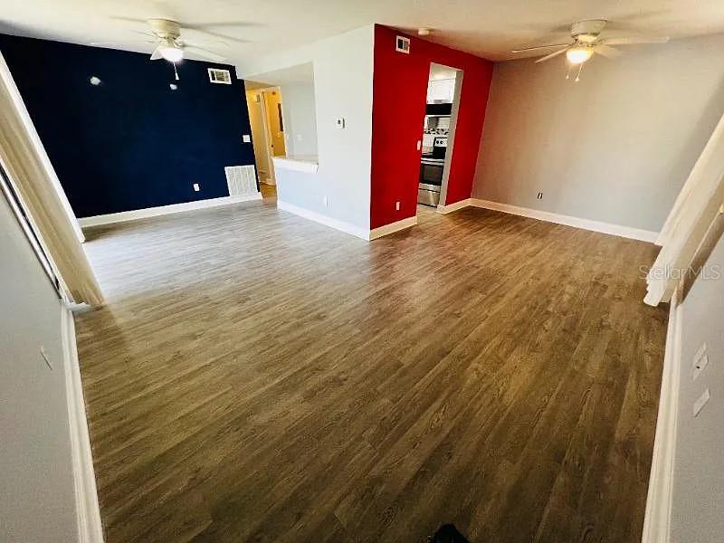 127 CAMPHOR CIR #F