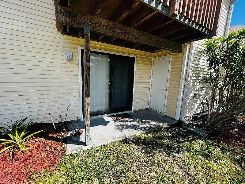 127 CAMPHOR CIR #F
