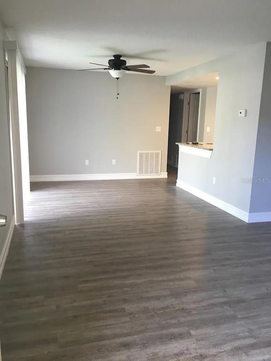 127 CAMPHOR CIR #F