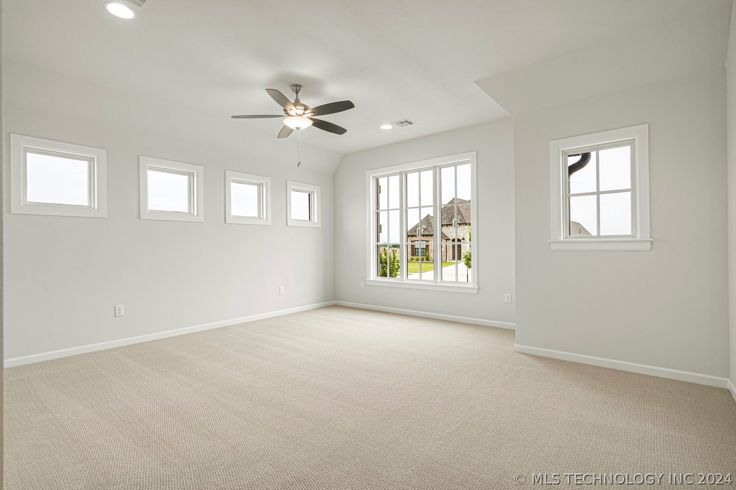 846 E 148th Place S