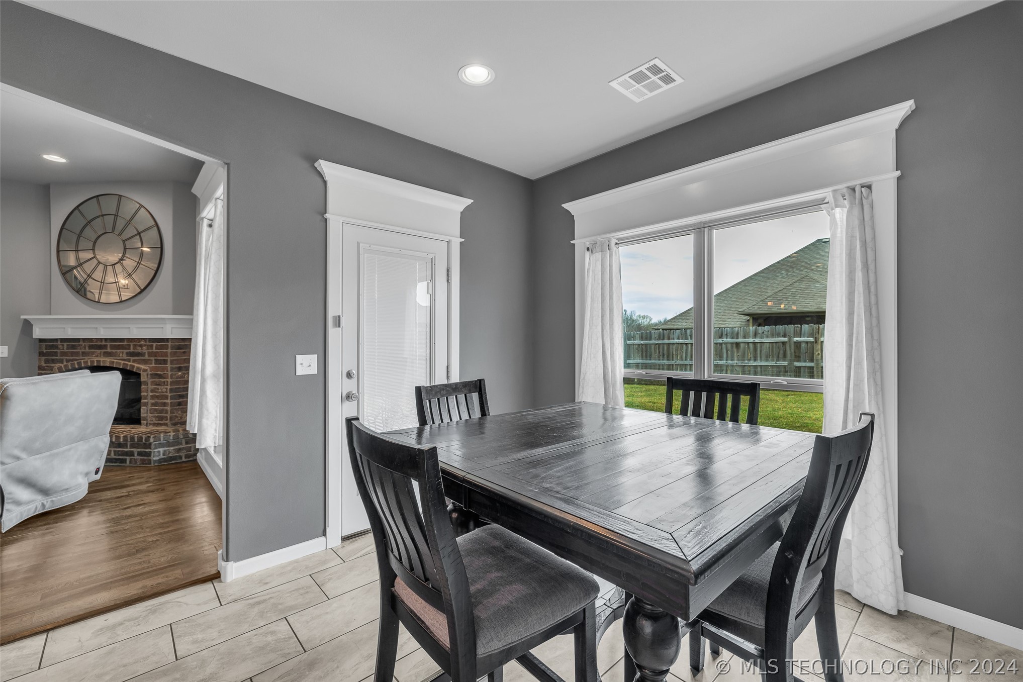 6106 S 13th Place