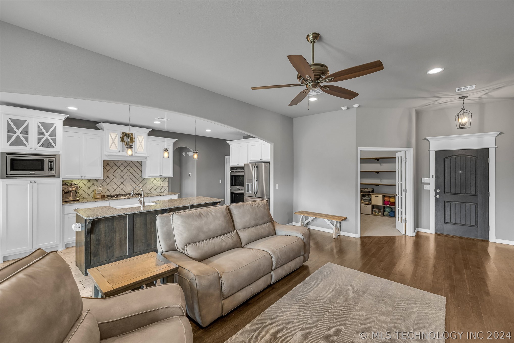 6106 S 13th Place