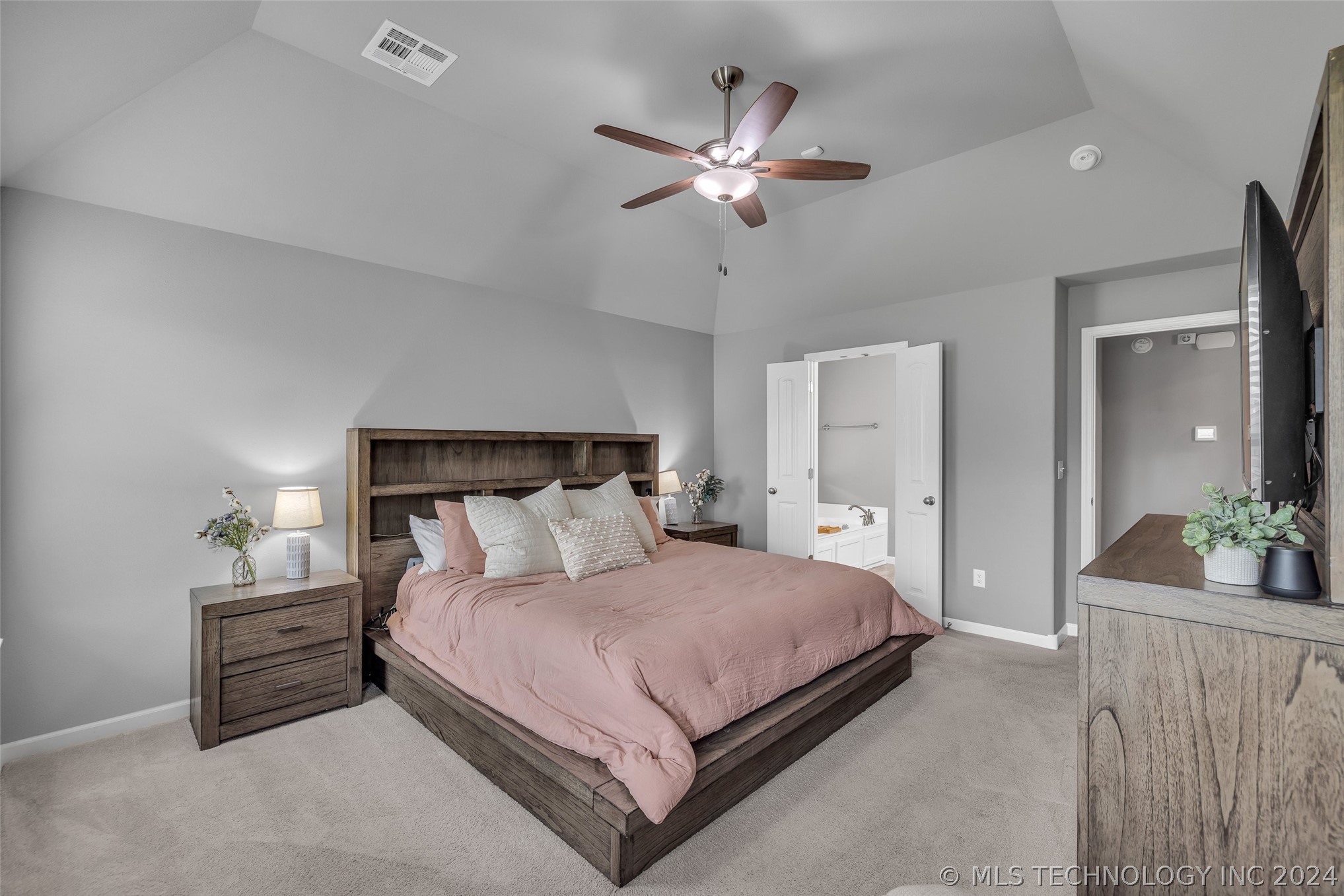 6106 S 13th Place