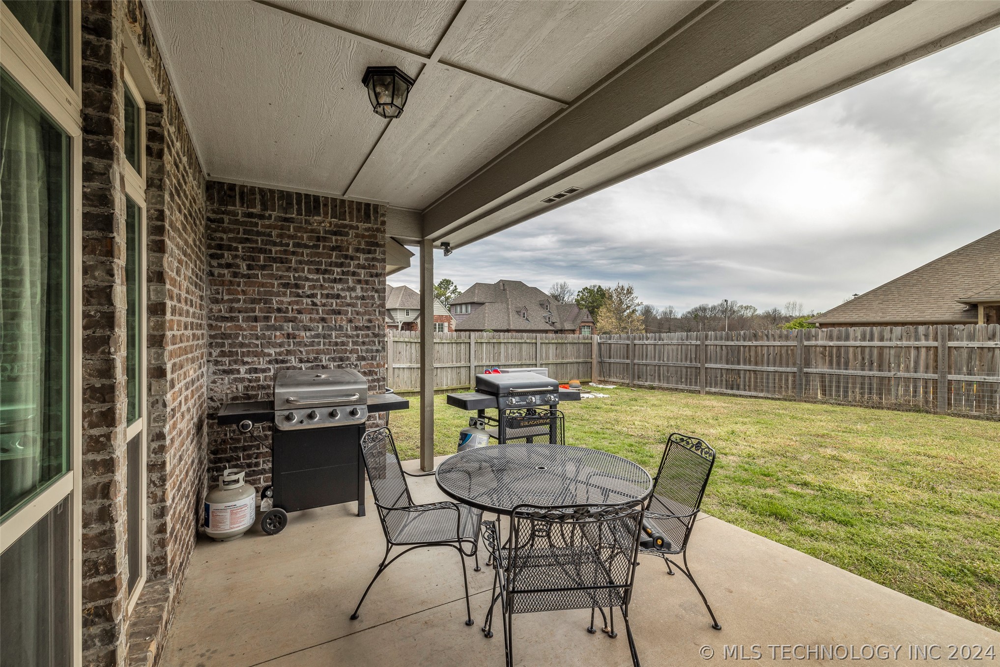 6106 S 13th Place