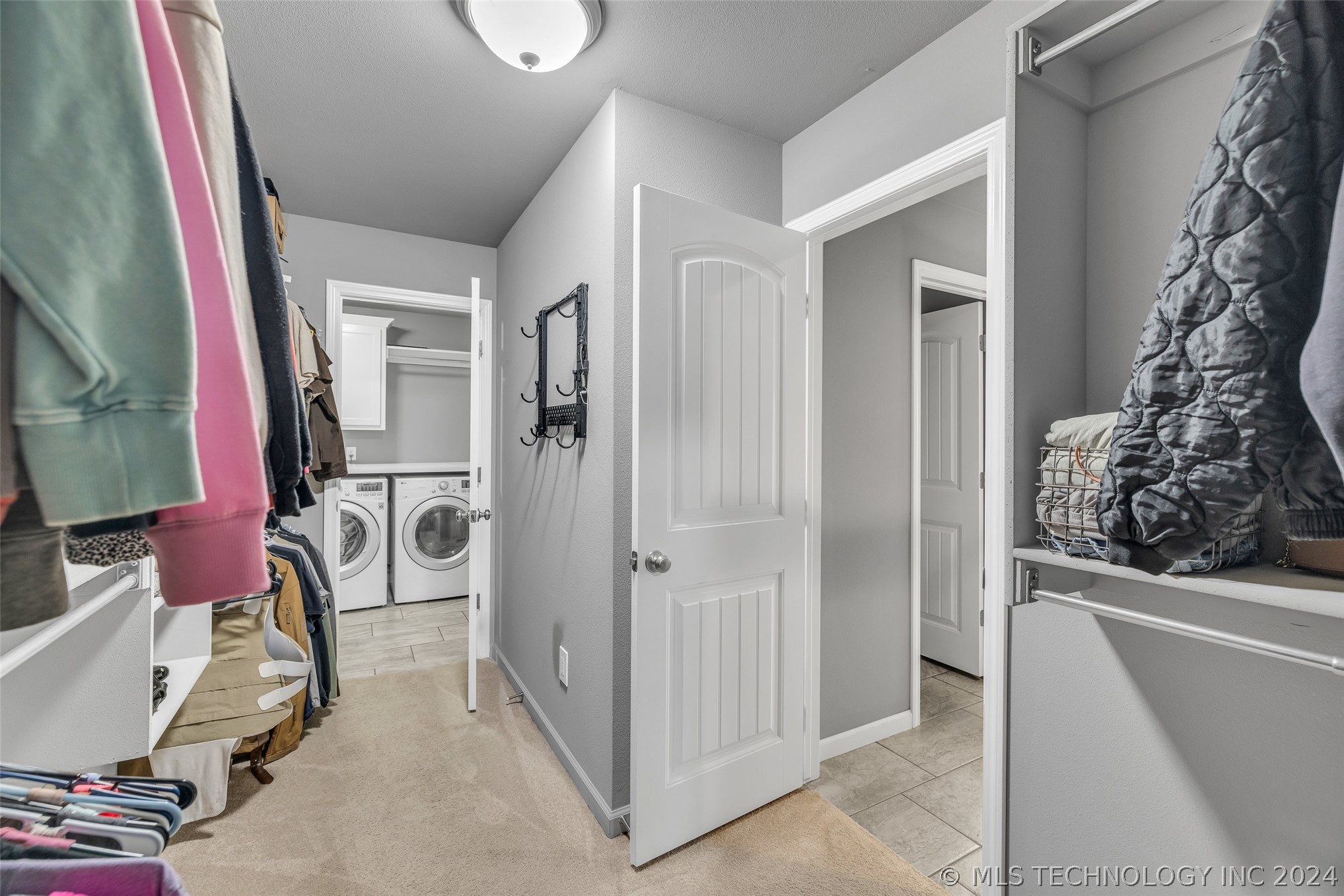 6106 S 13th Place