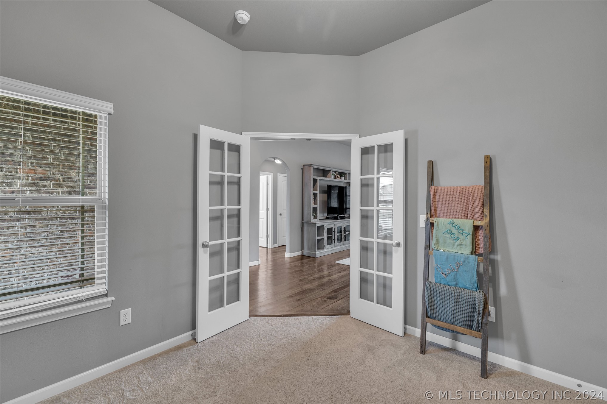 6106 S 13th Place