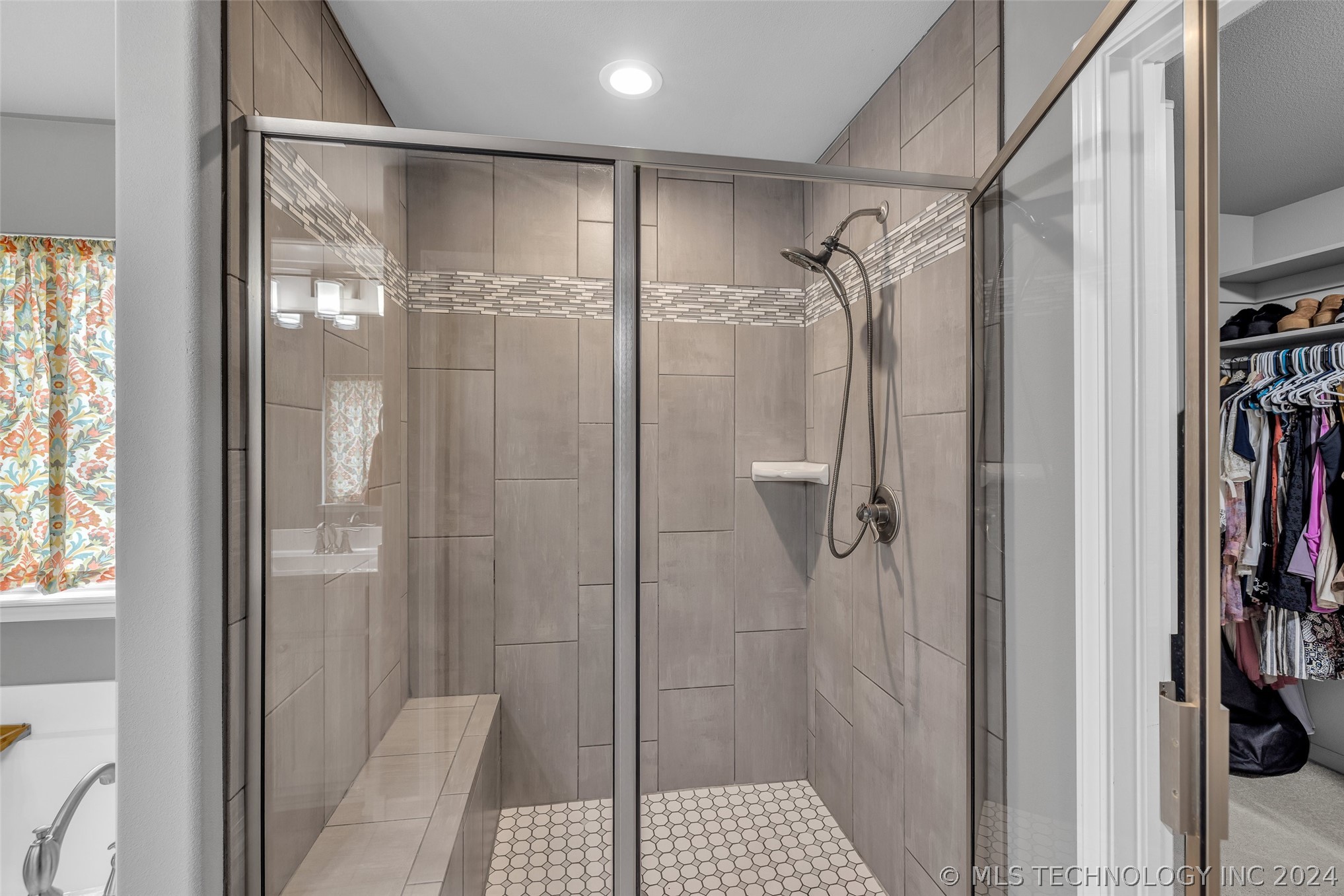 6106 S 13th Place