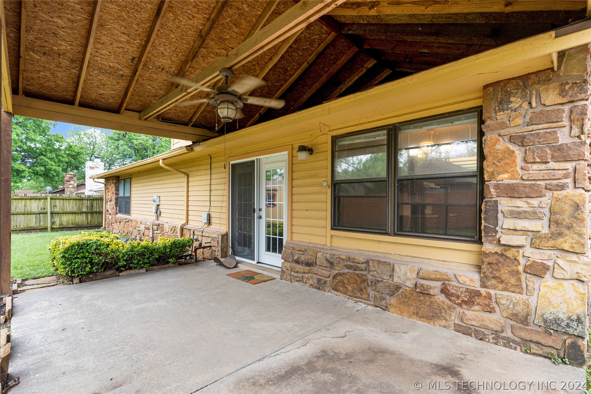 3225 S 148th East Avenue