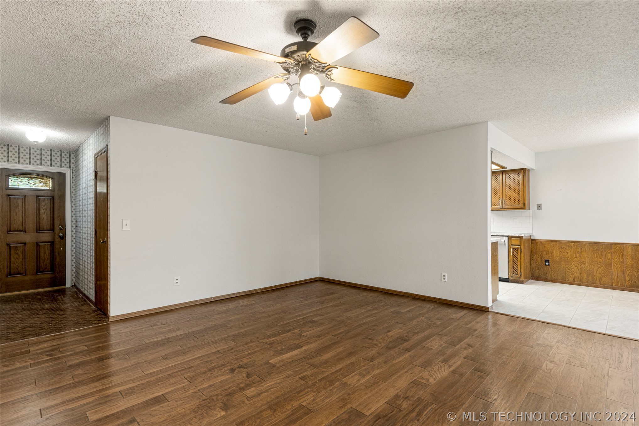 3225 S 148th East Avenue