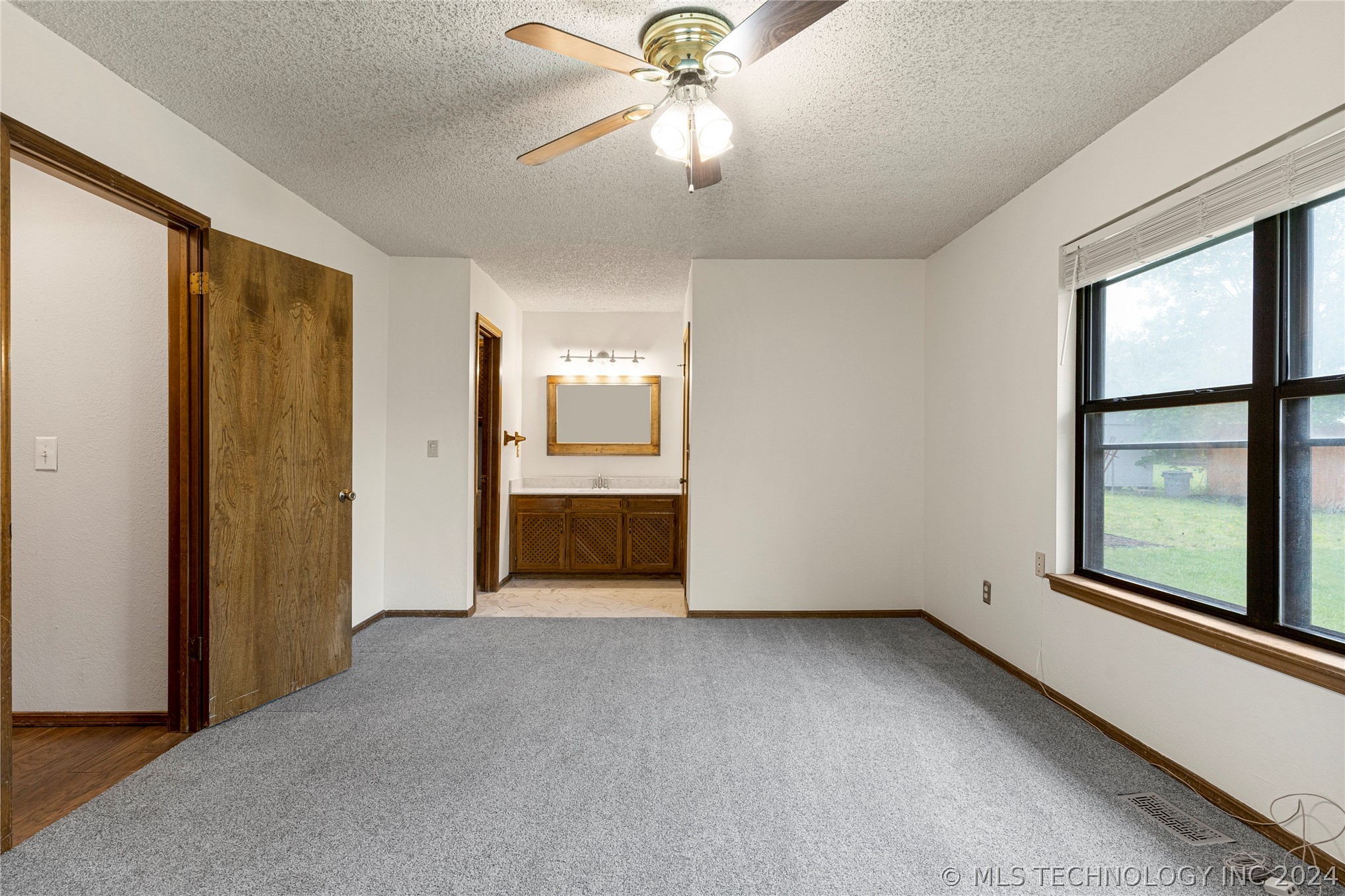 3225 S 148th East Avenue