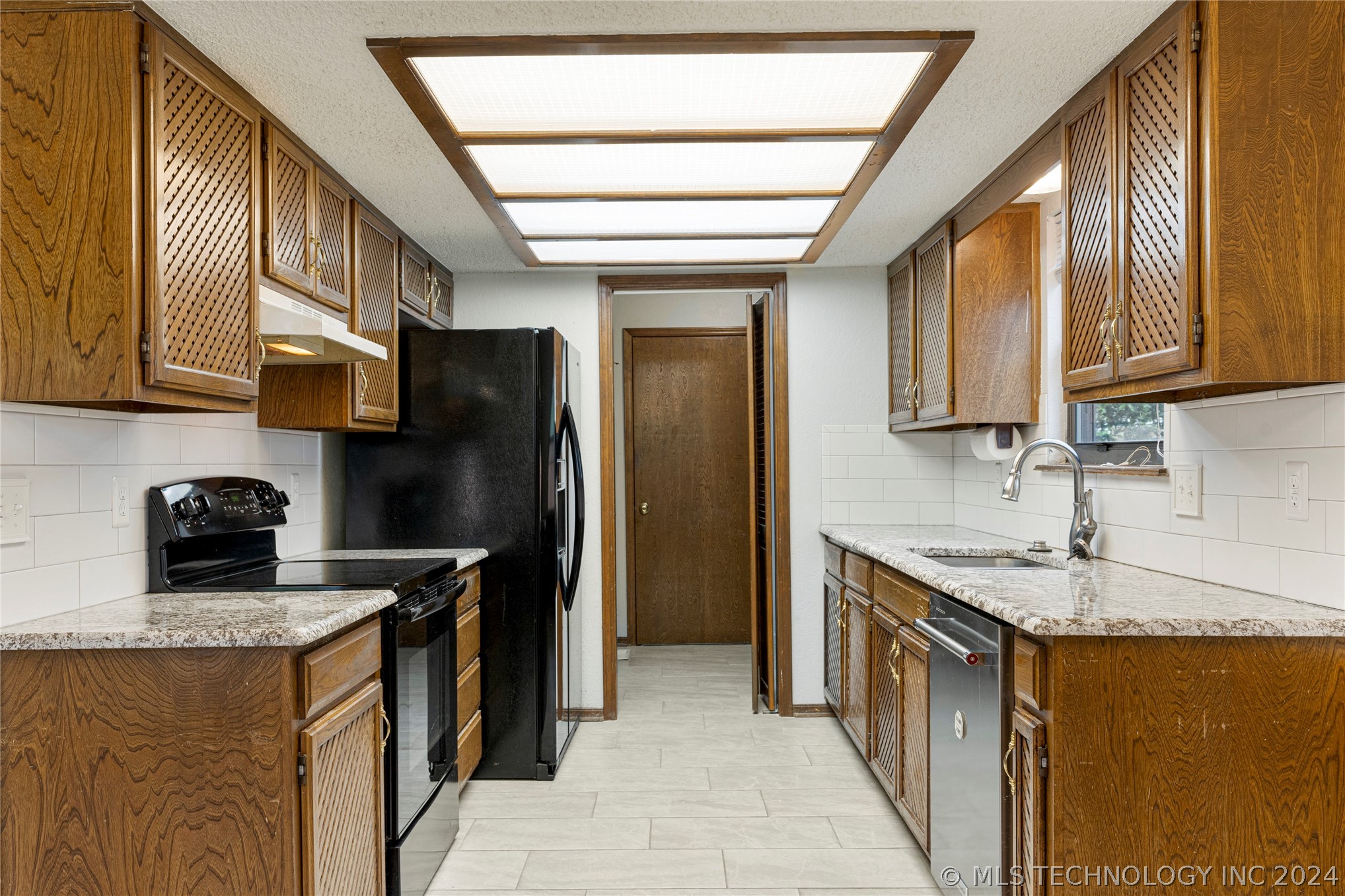 3225 S 148th East Avenue