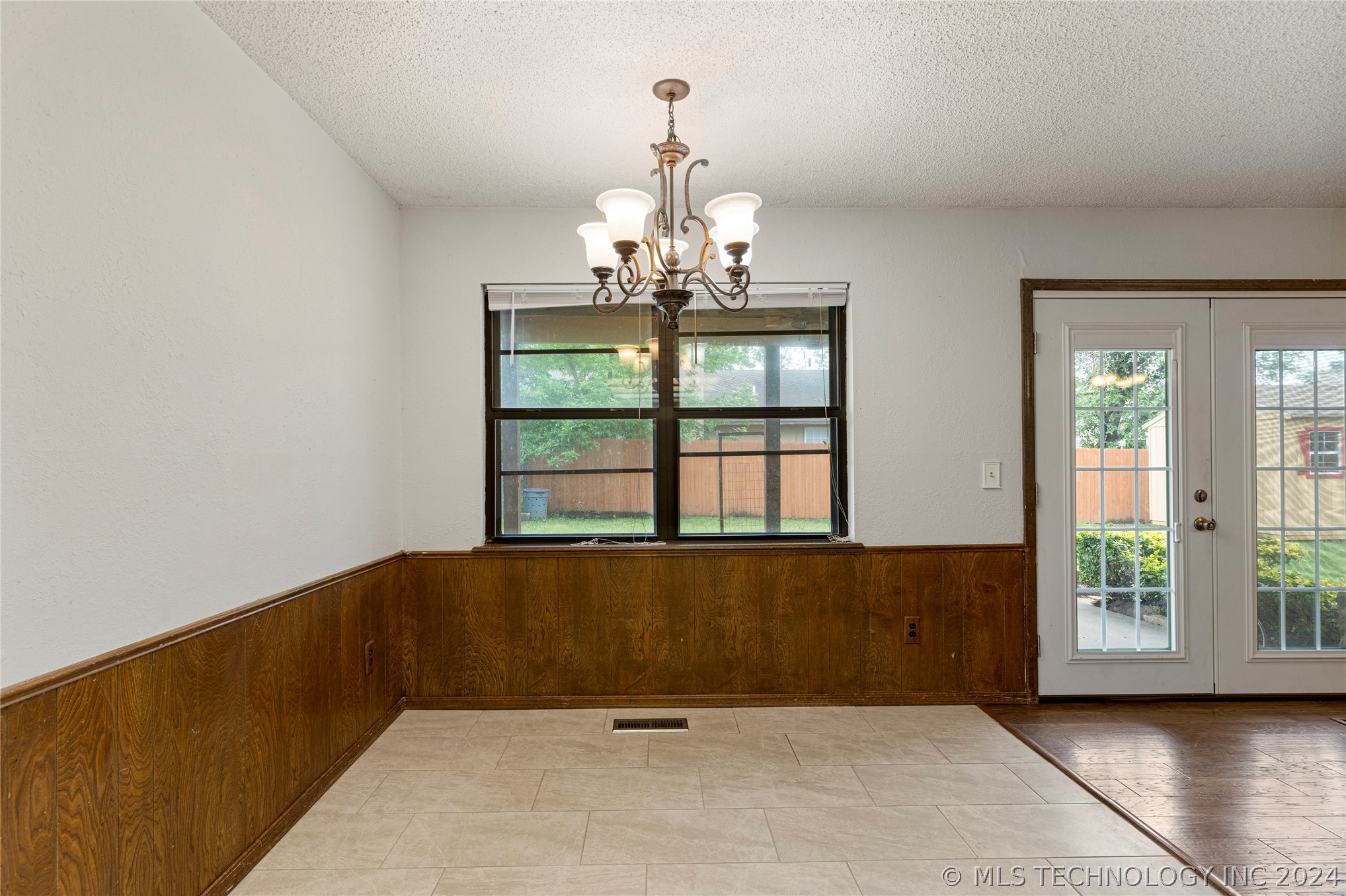3225 S 148th East Avenue