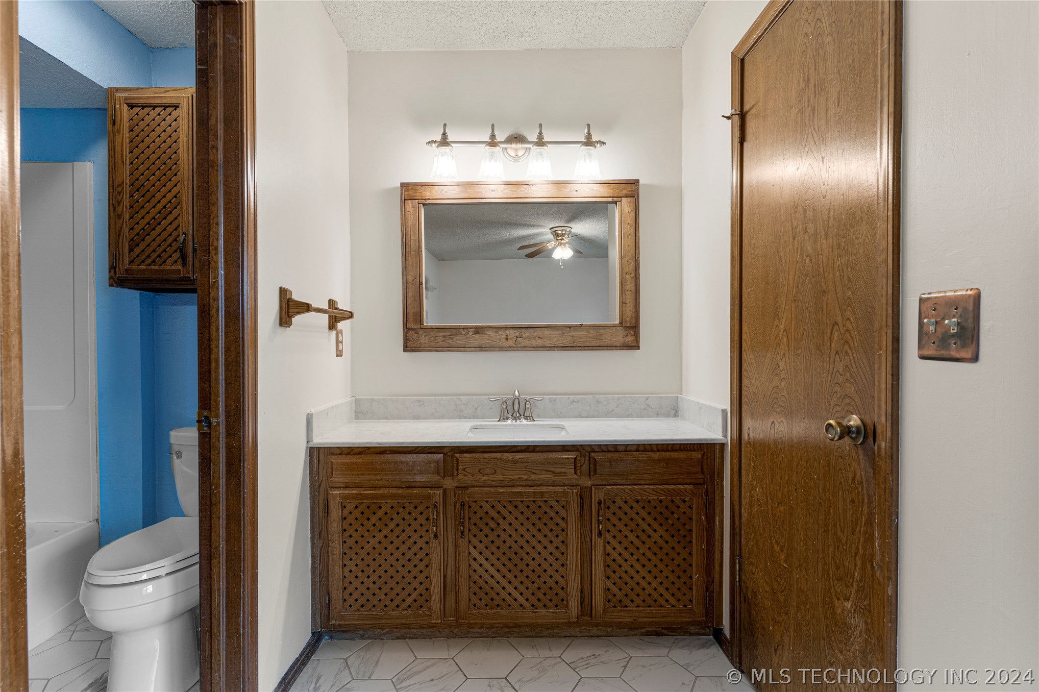 3225 S 148th East Avenue