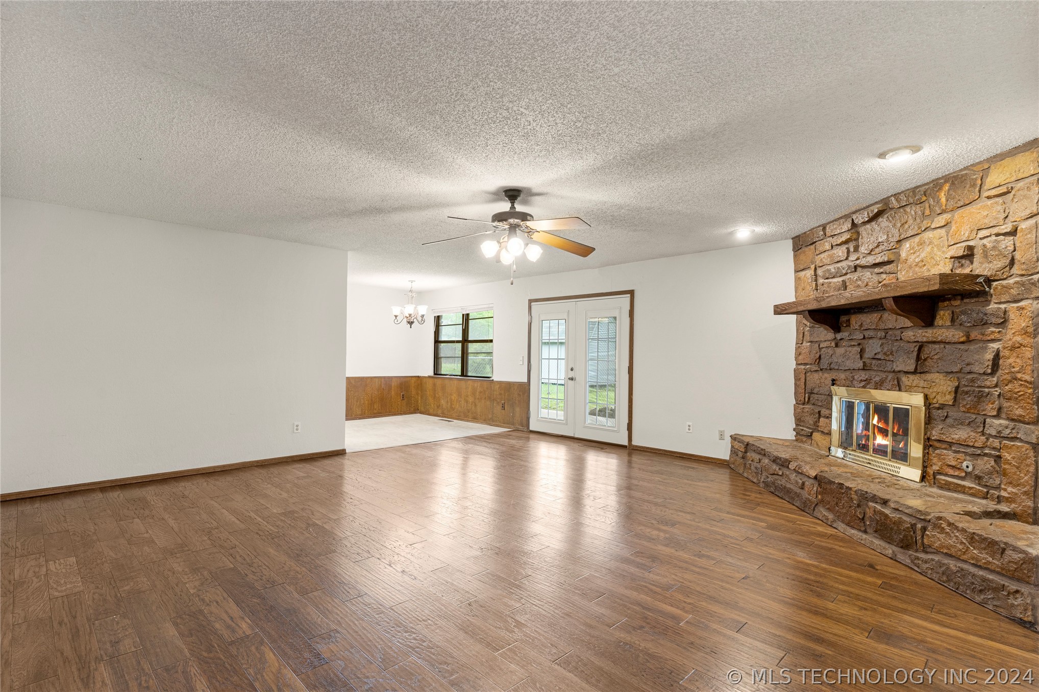 3225 S 148th East Avenue