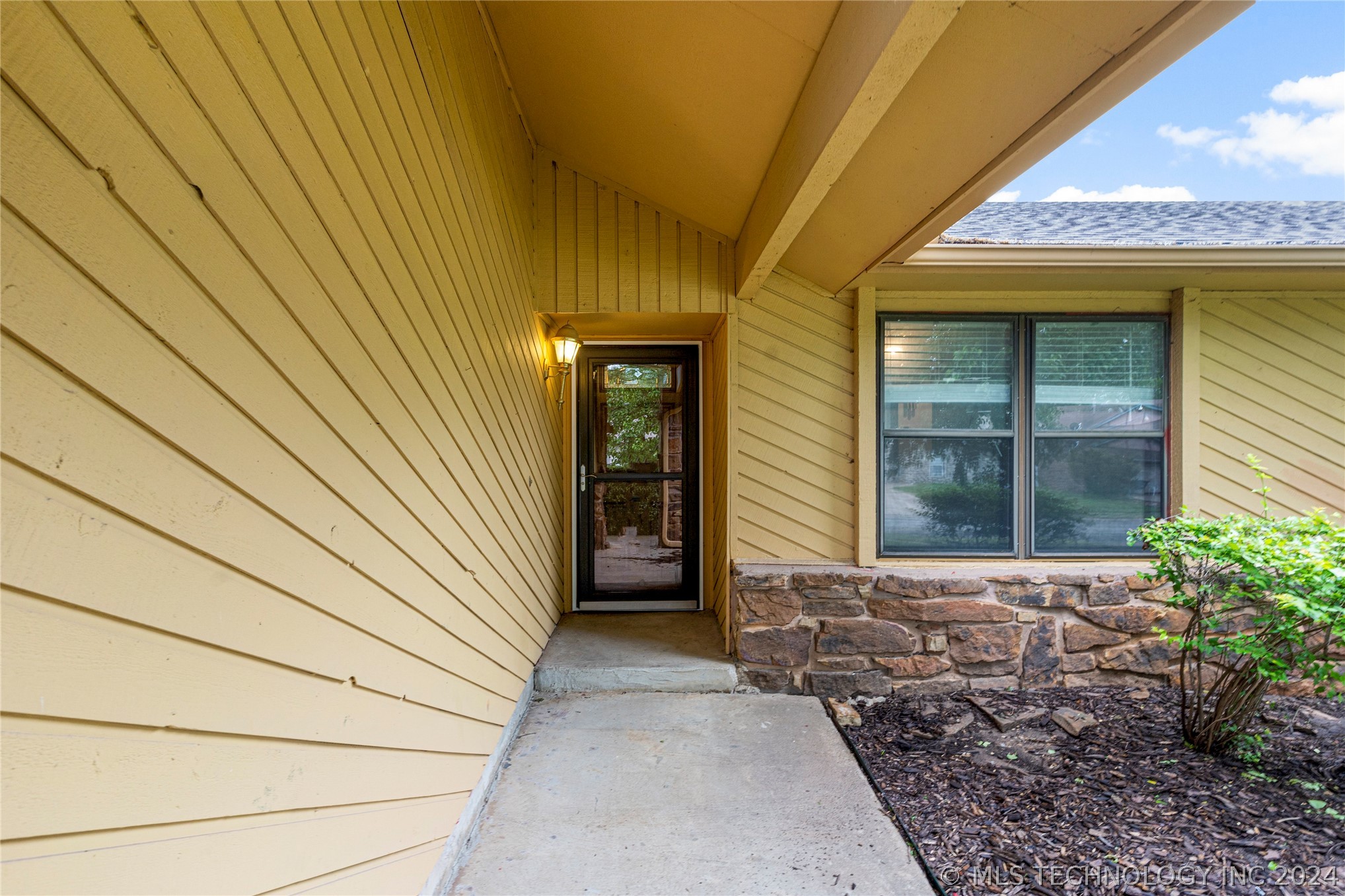 3225 S 148th East Avenue