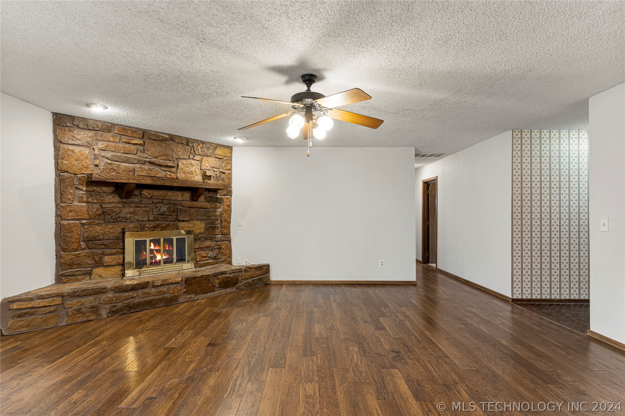 3225 S 148th East Avenue