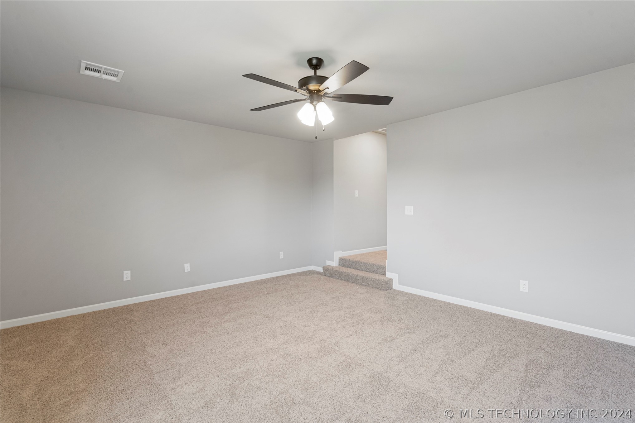 13703 S 20th Place E