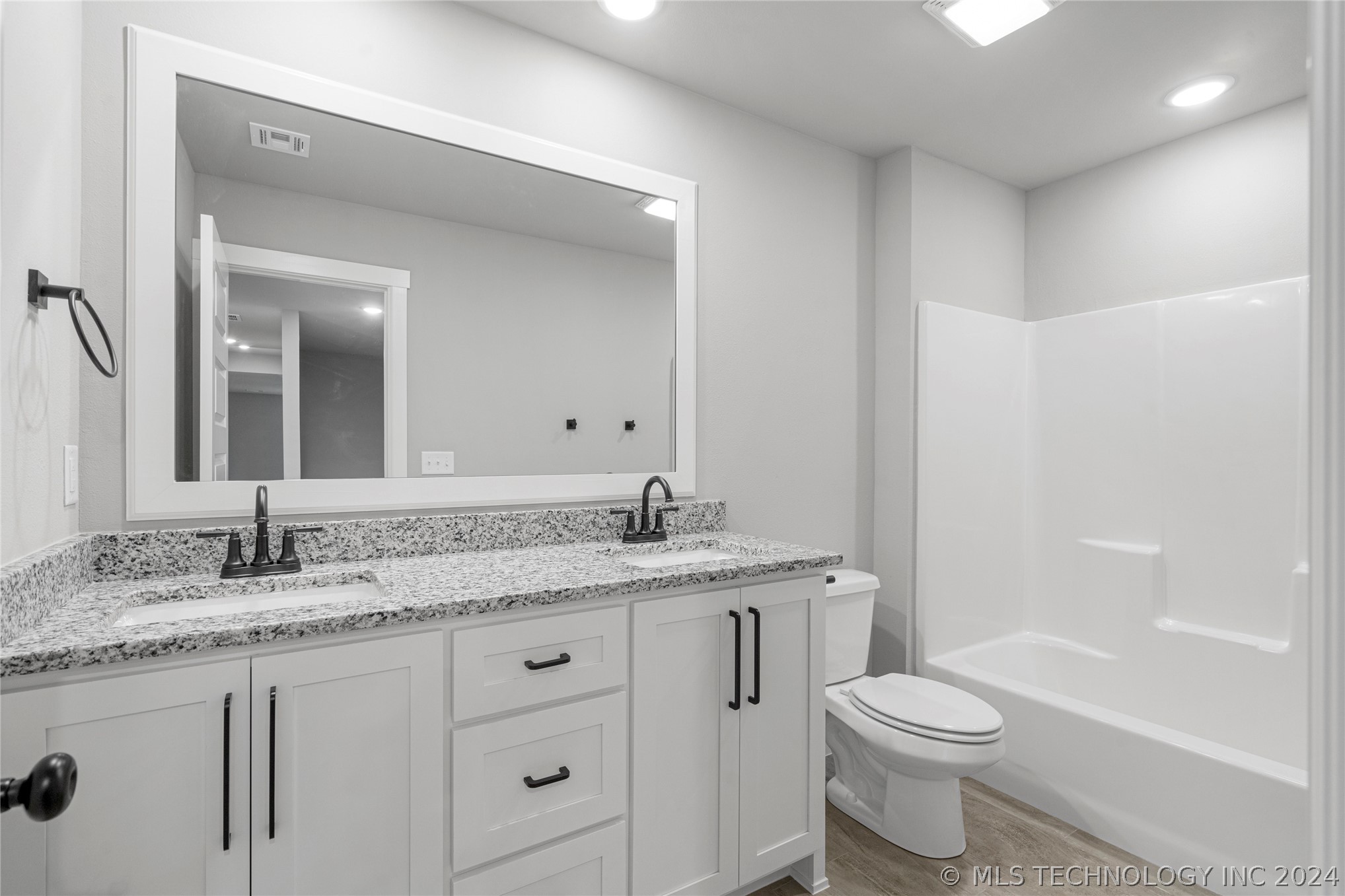 13703 S 20th Place E