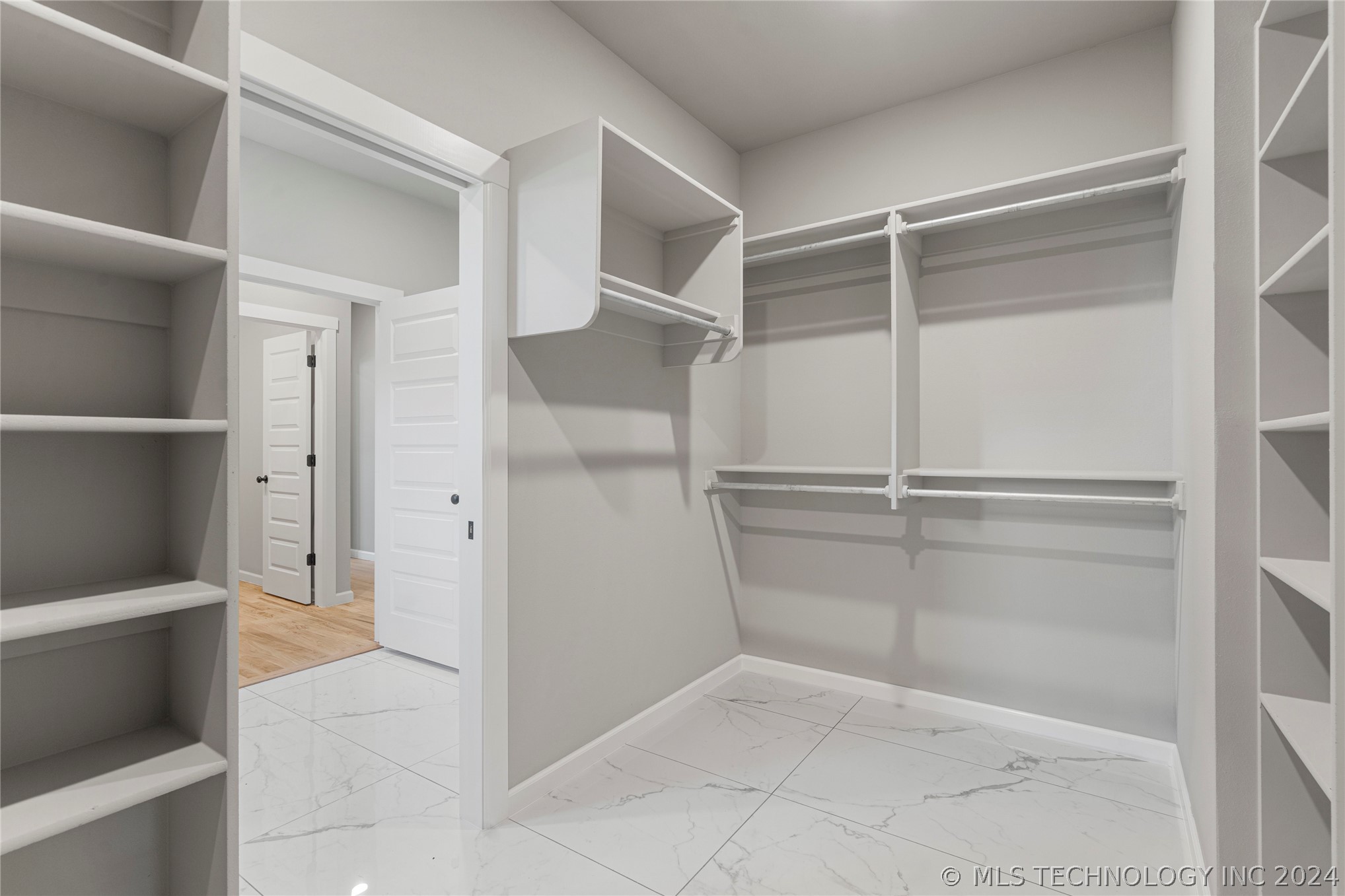 13703 S 20th Place E