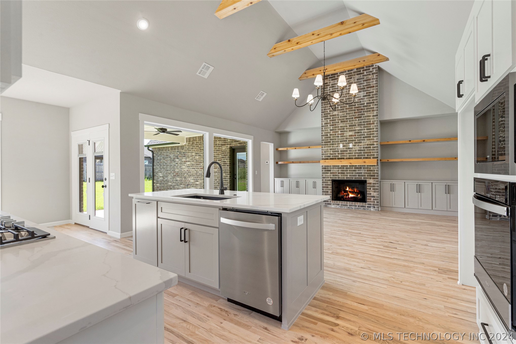 13703 S 20th Place E
