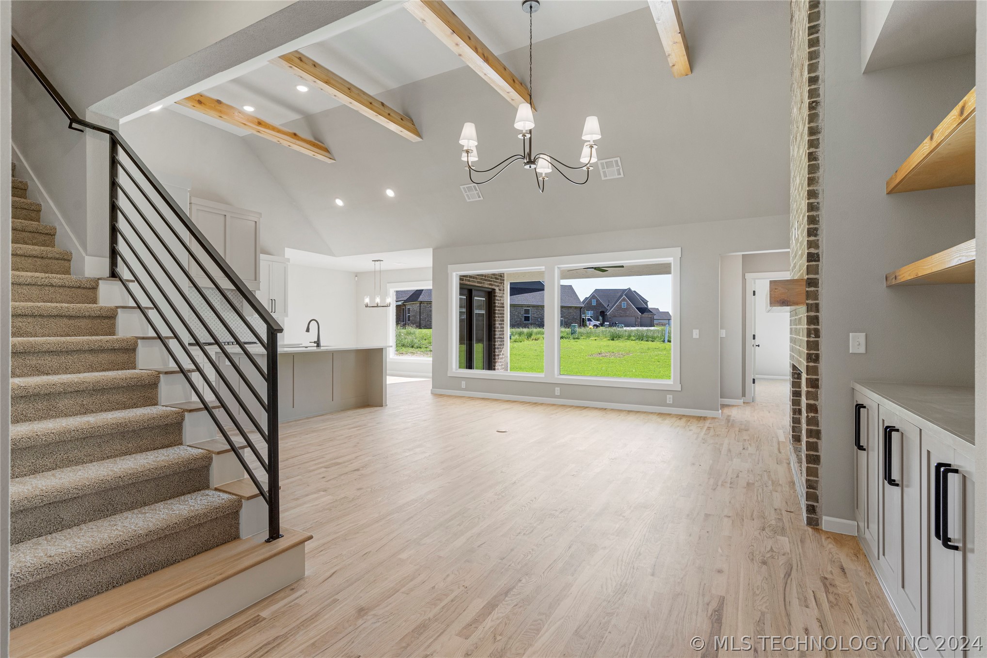 13703 S 20th Place E