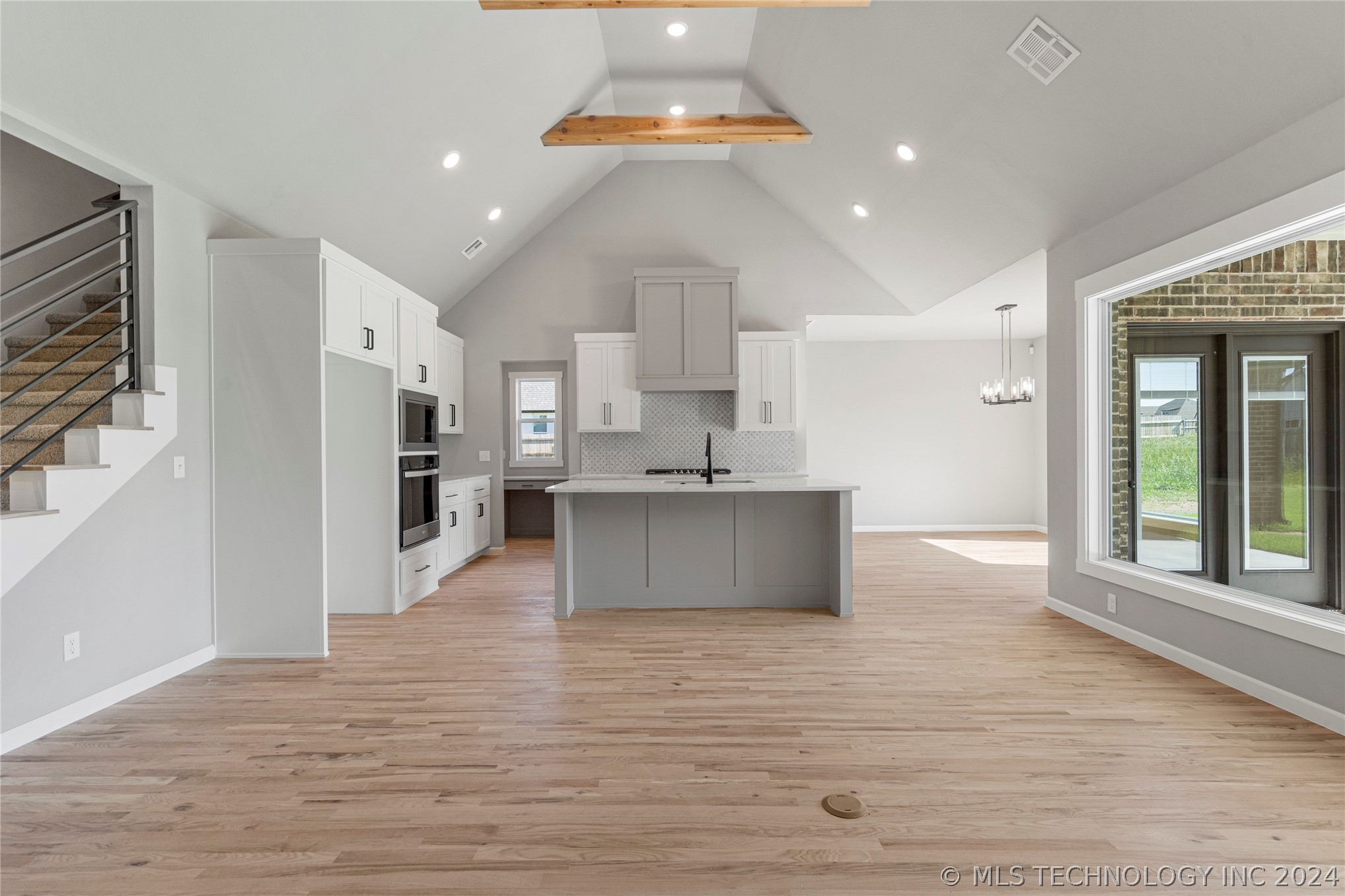 13703 S 20th Place E