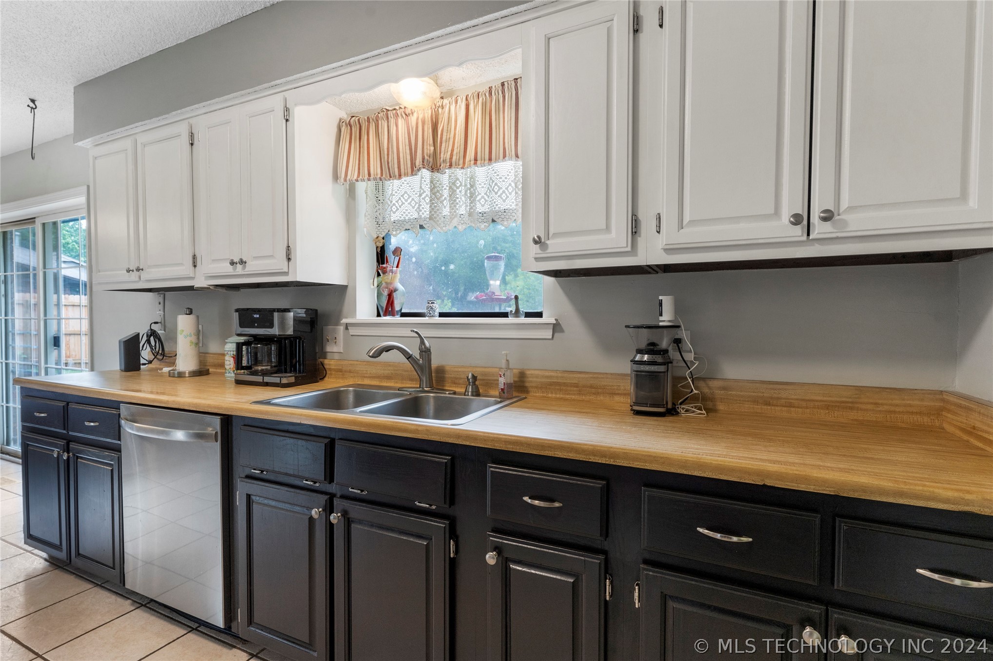 121 W 9th Street S