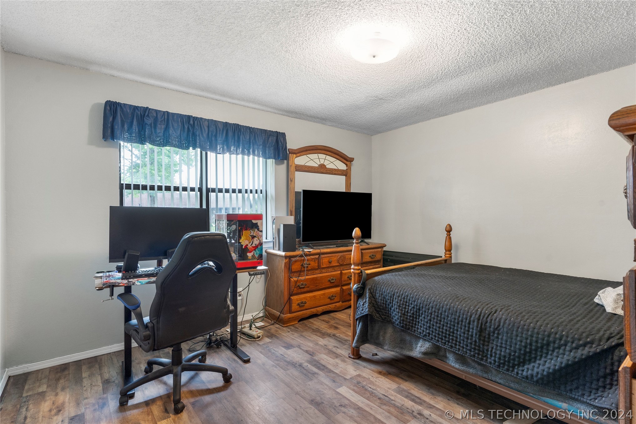 121 W 9th Street S