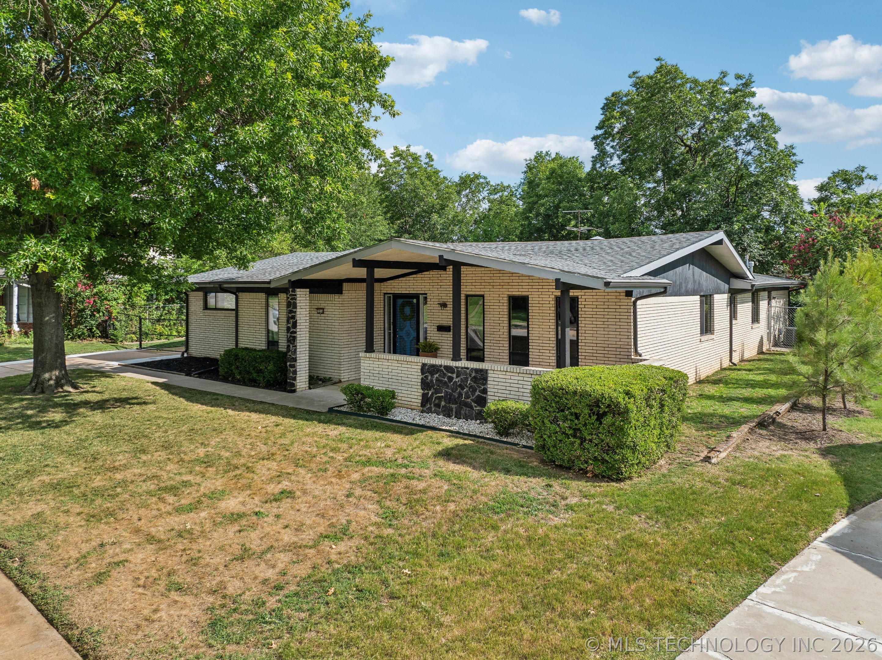 7216 E 55th Place