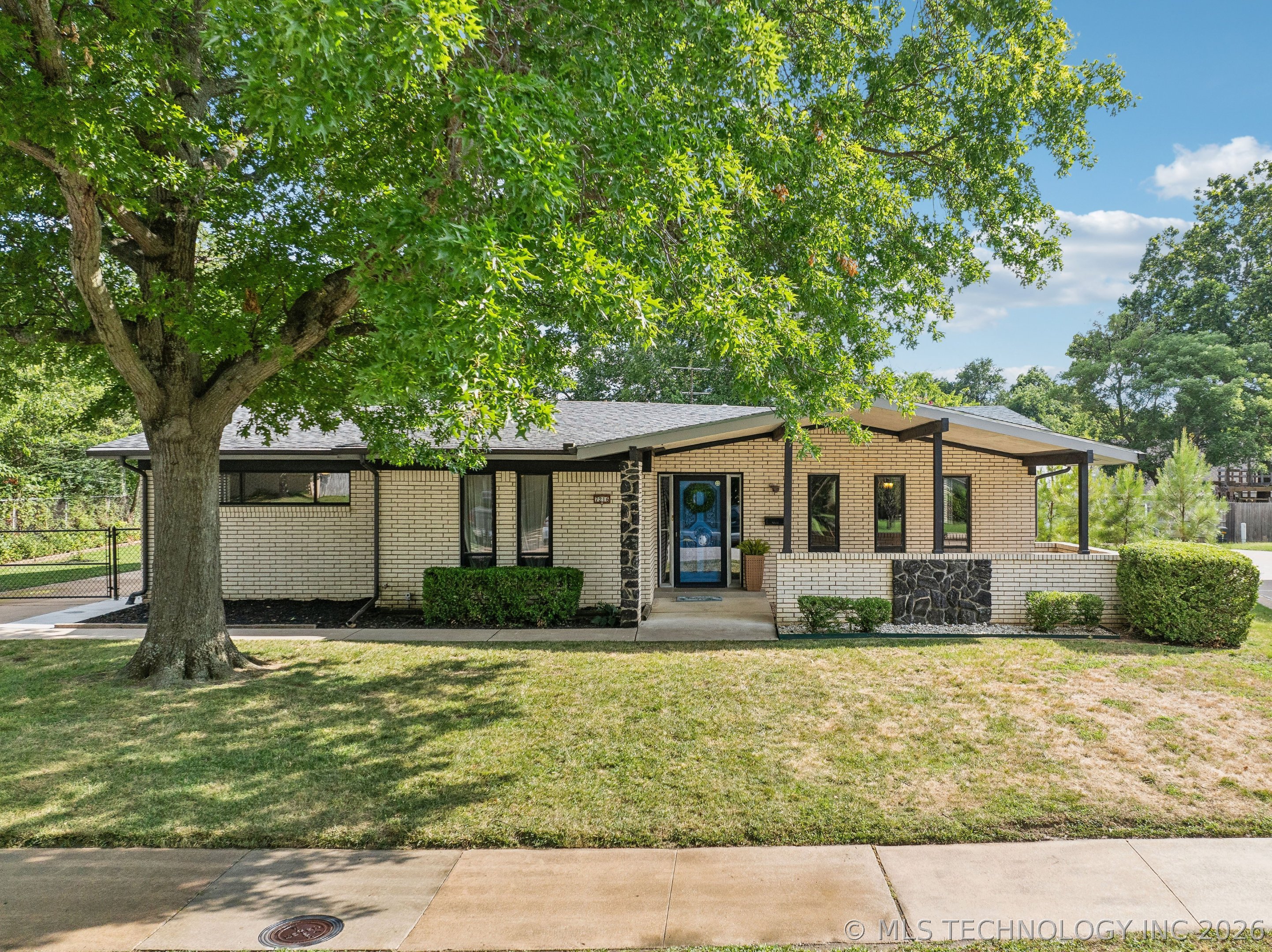 7216 E 55th Place