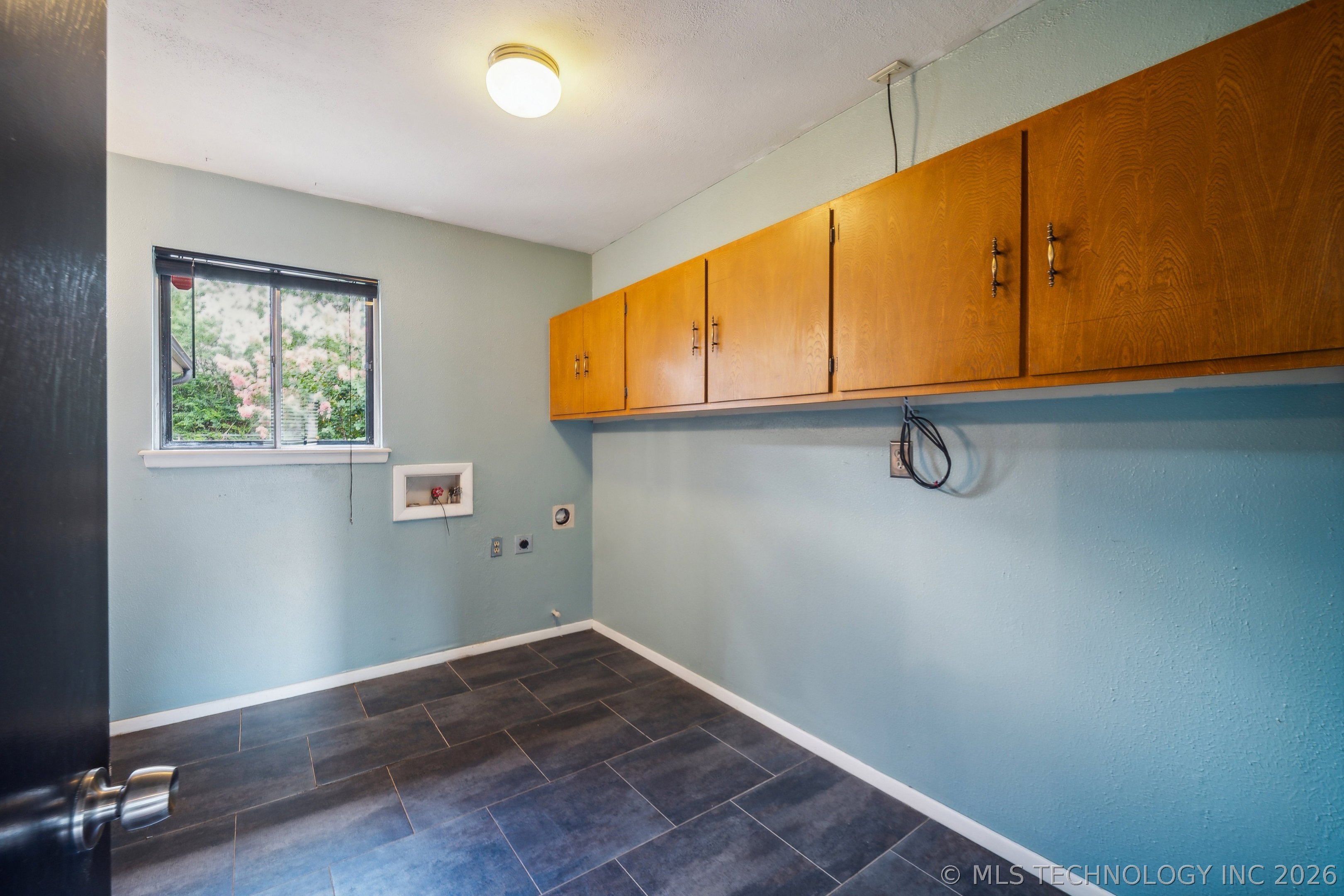 7216 E 55th Place