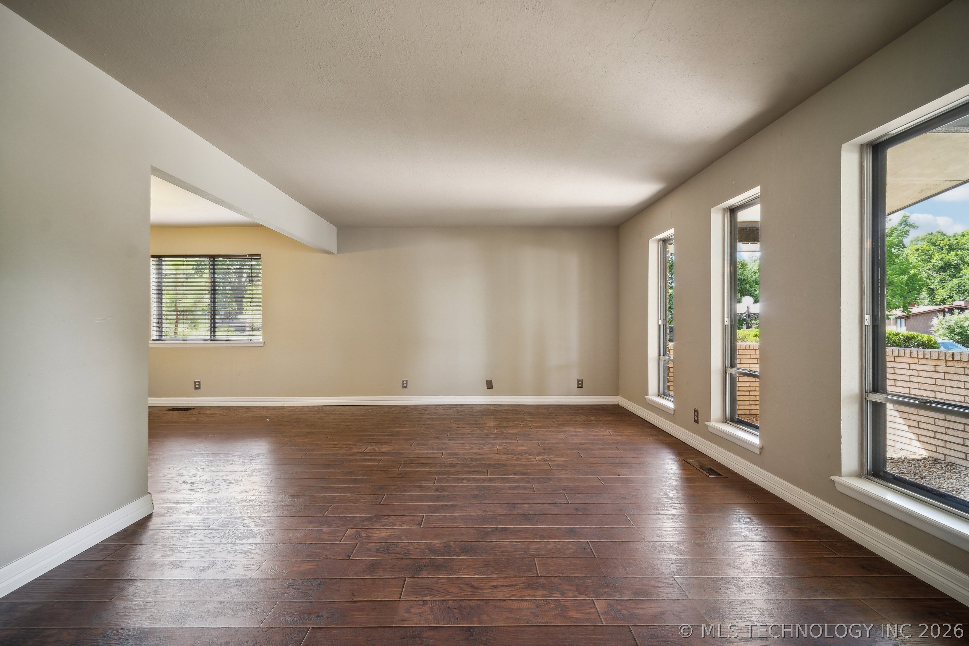 7216 E 55th Place