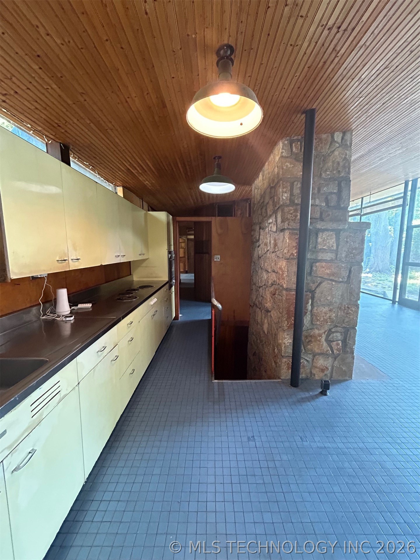 106 E 25th Street