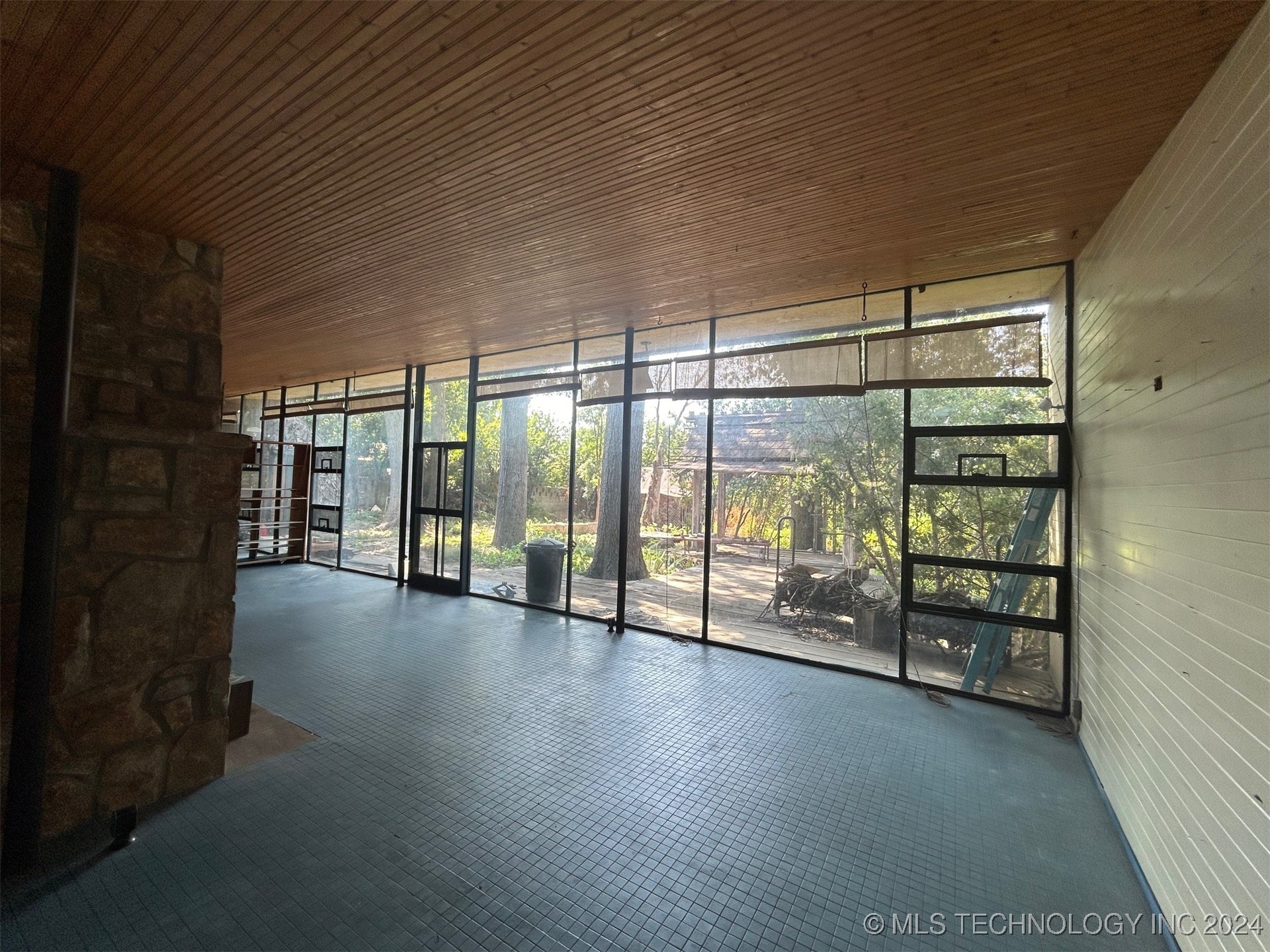 106 E 25th Street