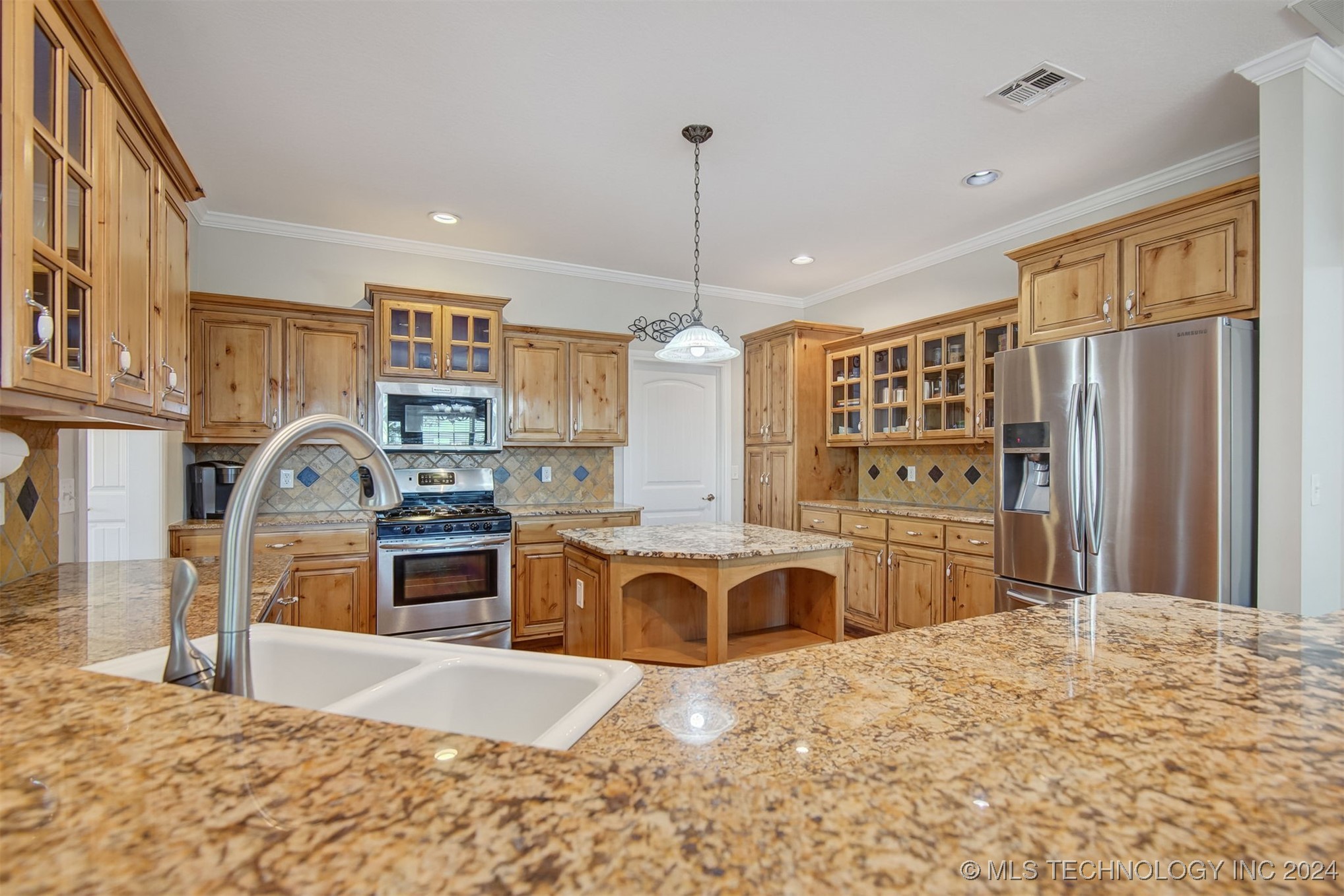 2804 N Gum Court
