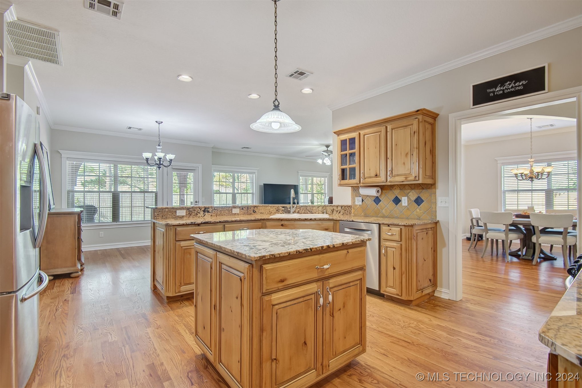 2804 N Gum Court