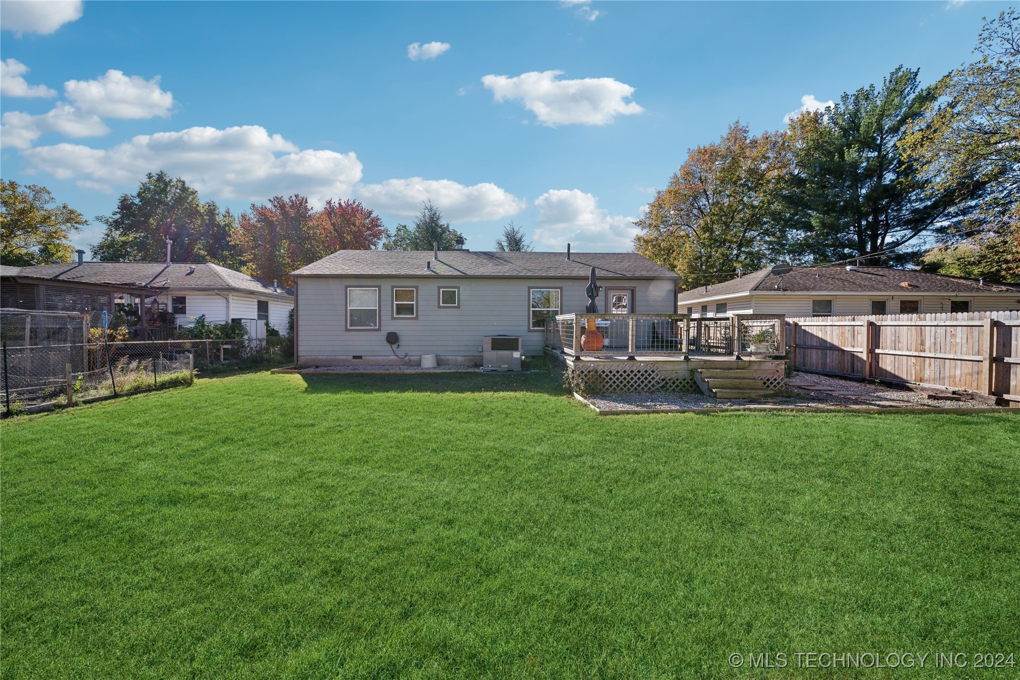 1527 E 50th Street