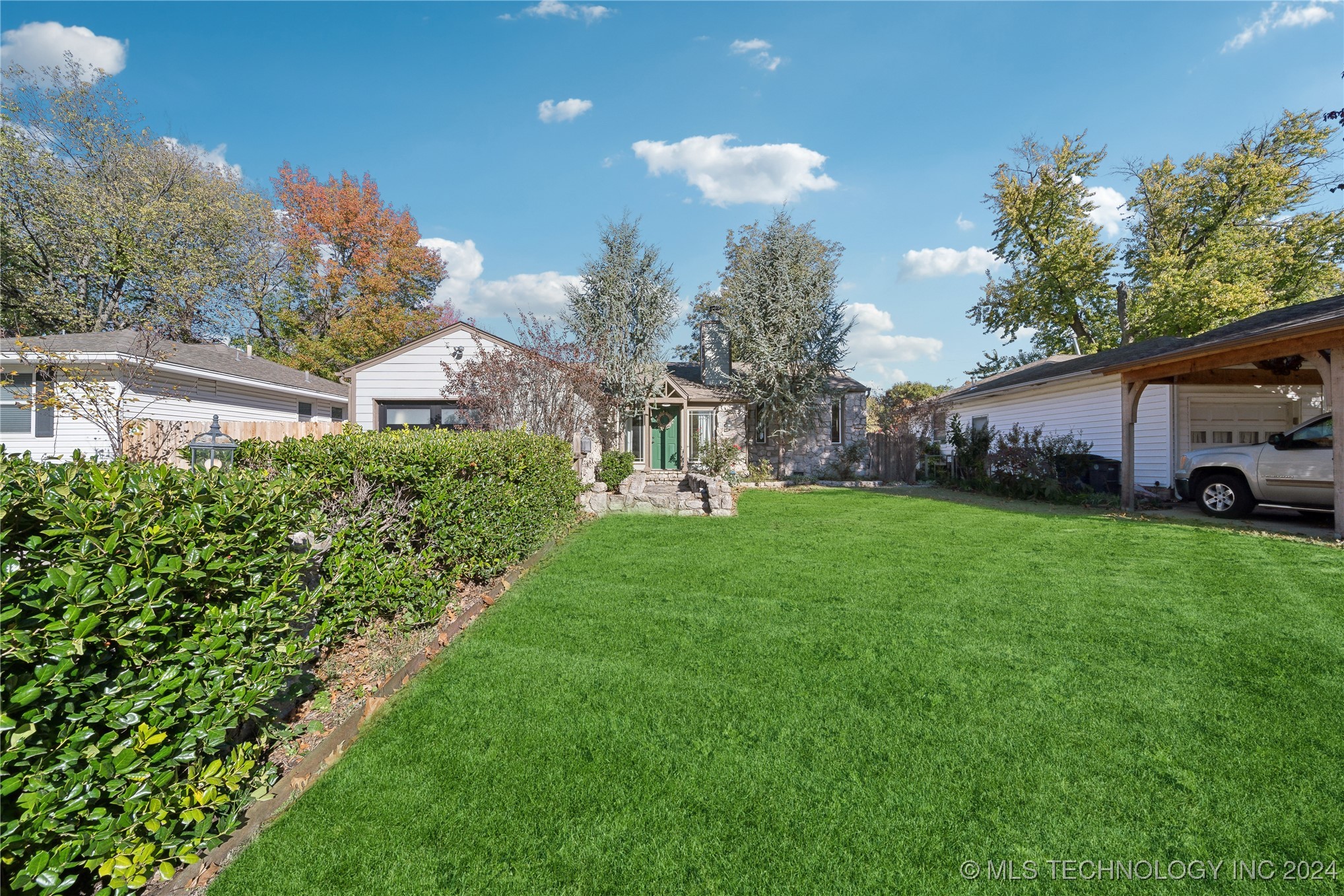 1527 E 50th Street