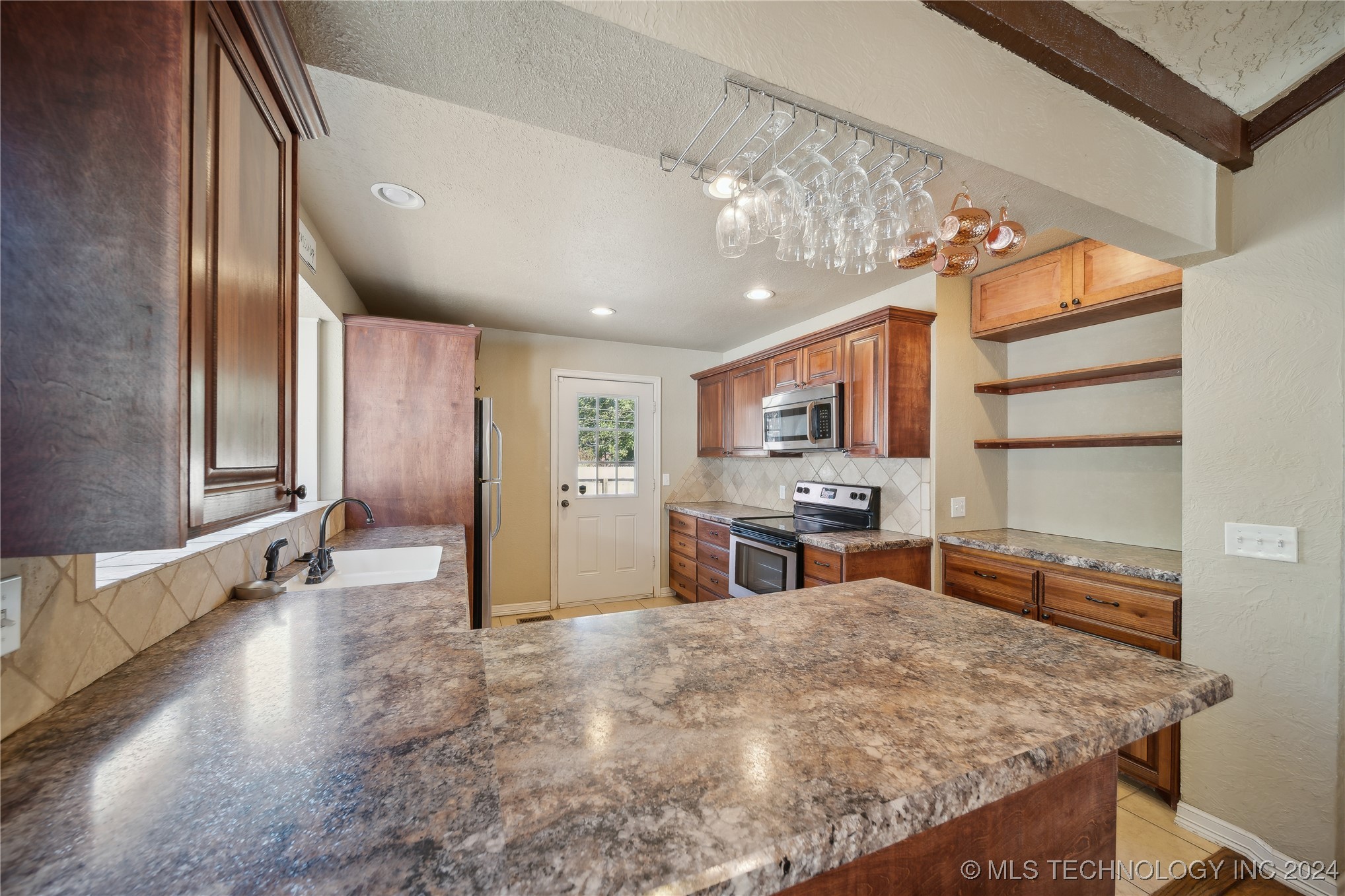 1527 E 50th Street