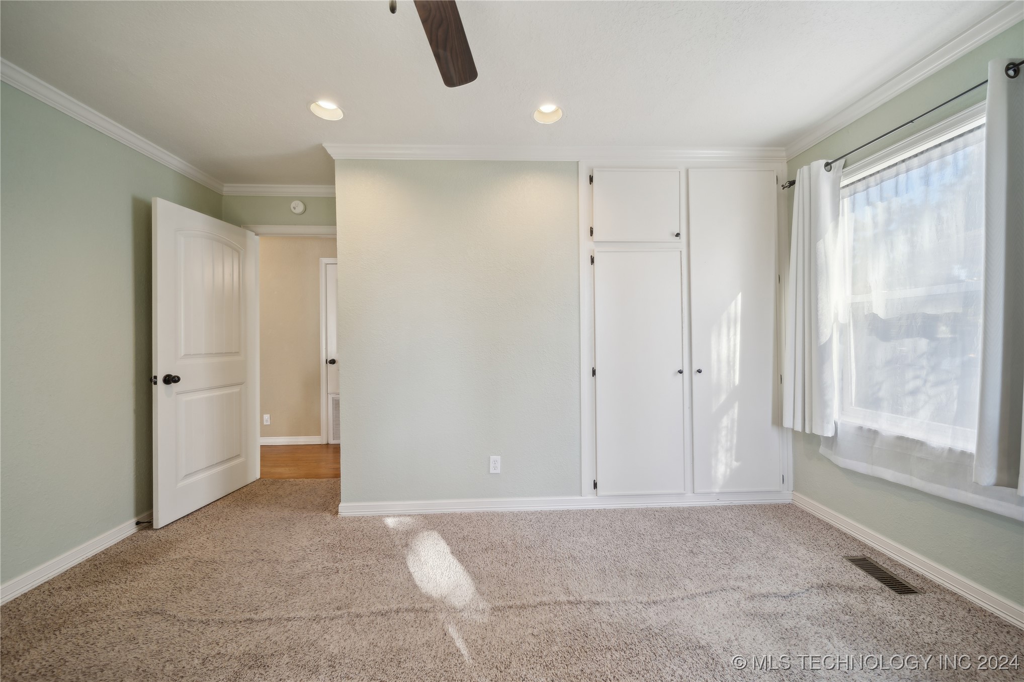1527 E 50th Street