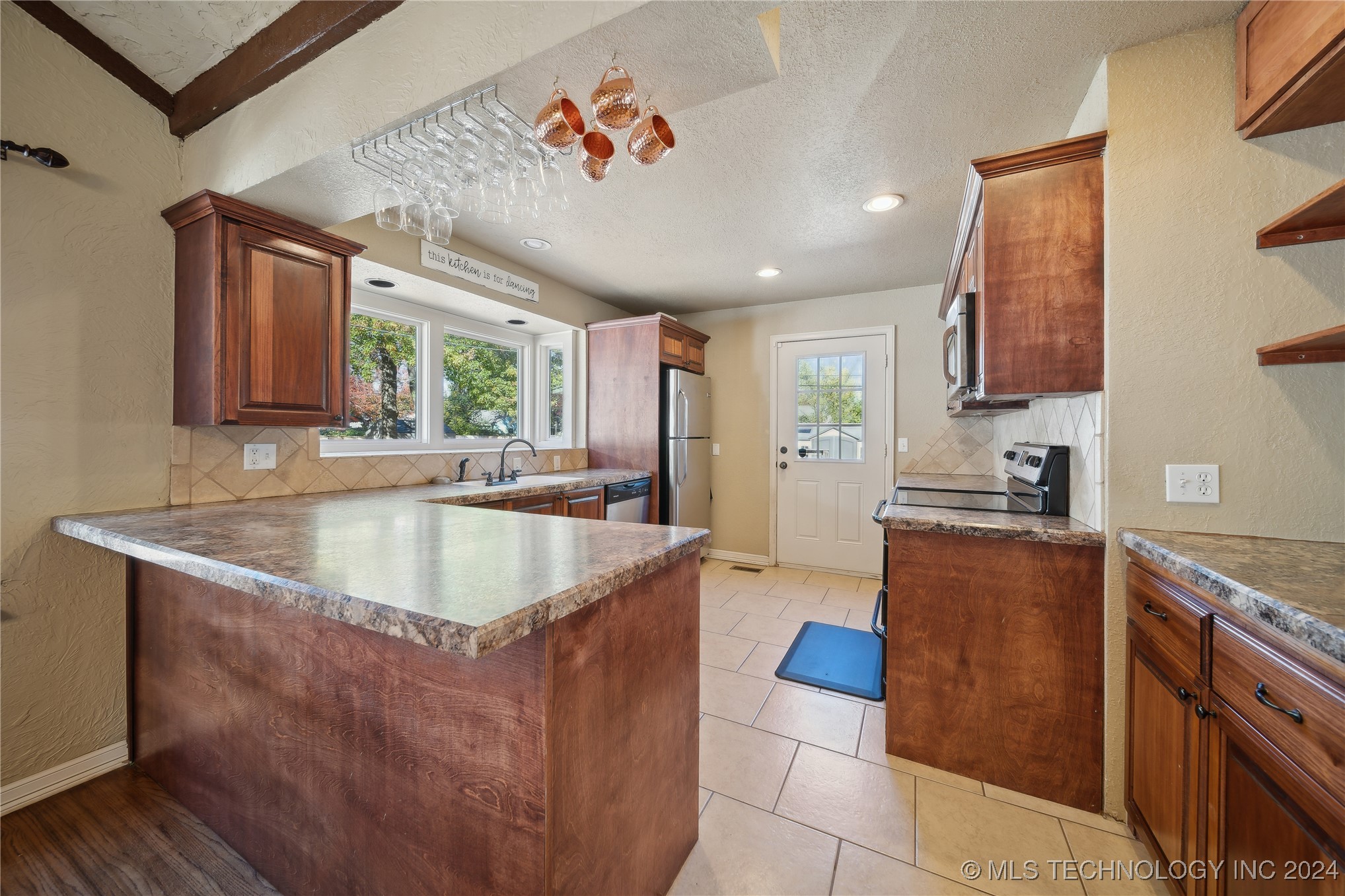 1527 E 50th Street