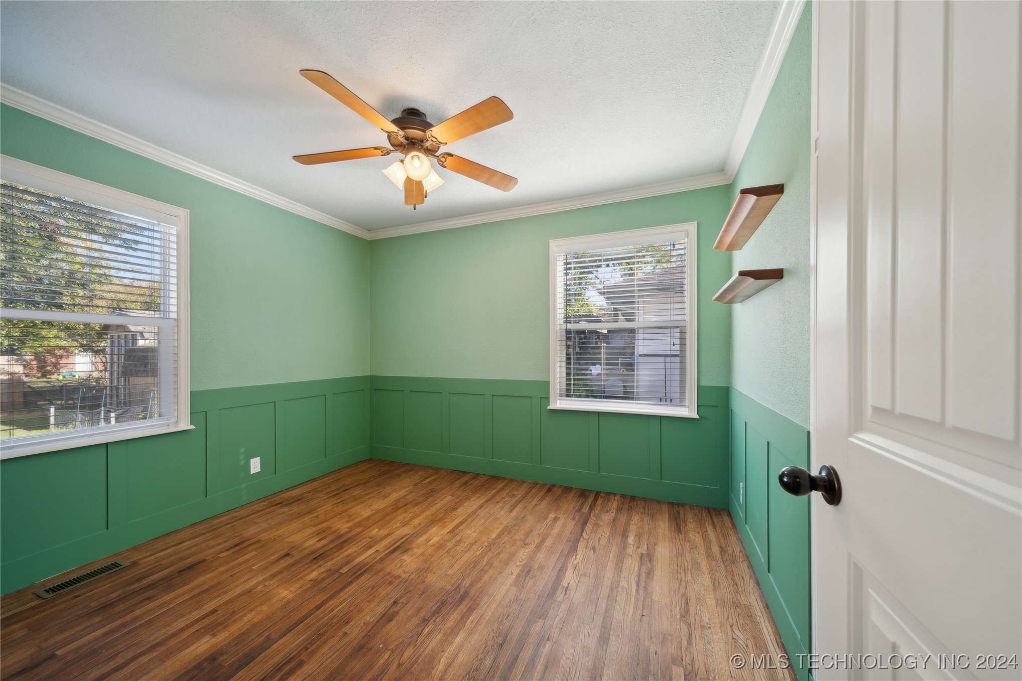 1527 E 50th Street