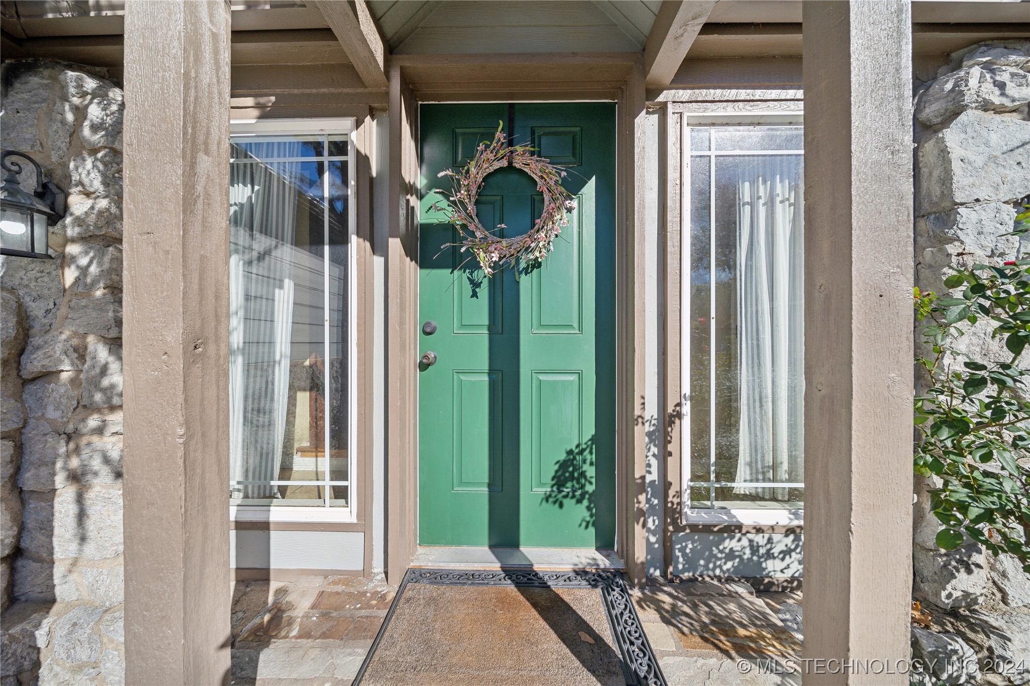 1527 E 50th Street