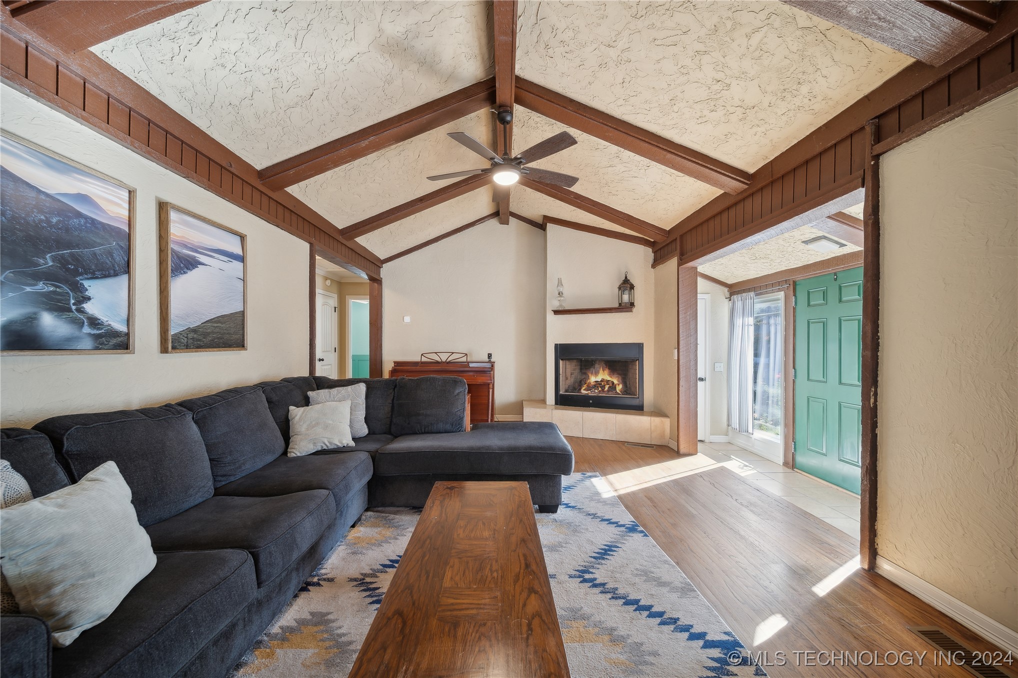 1527 E 50th Street