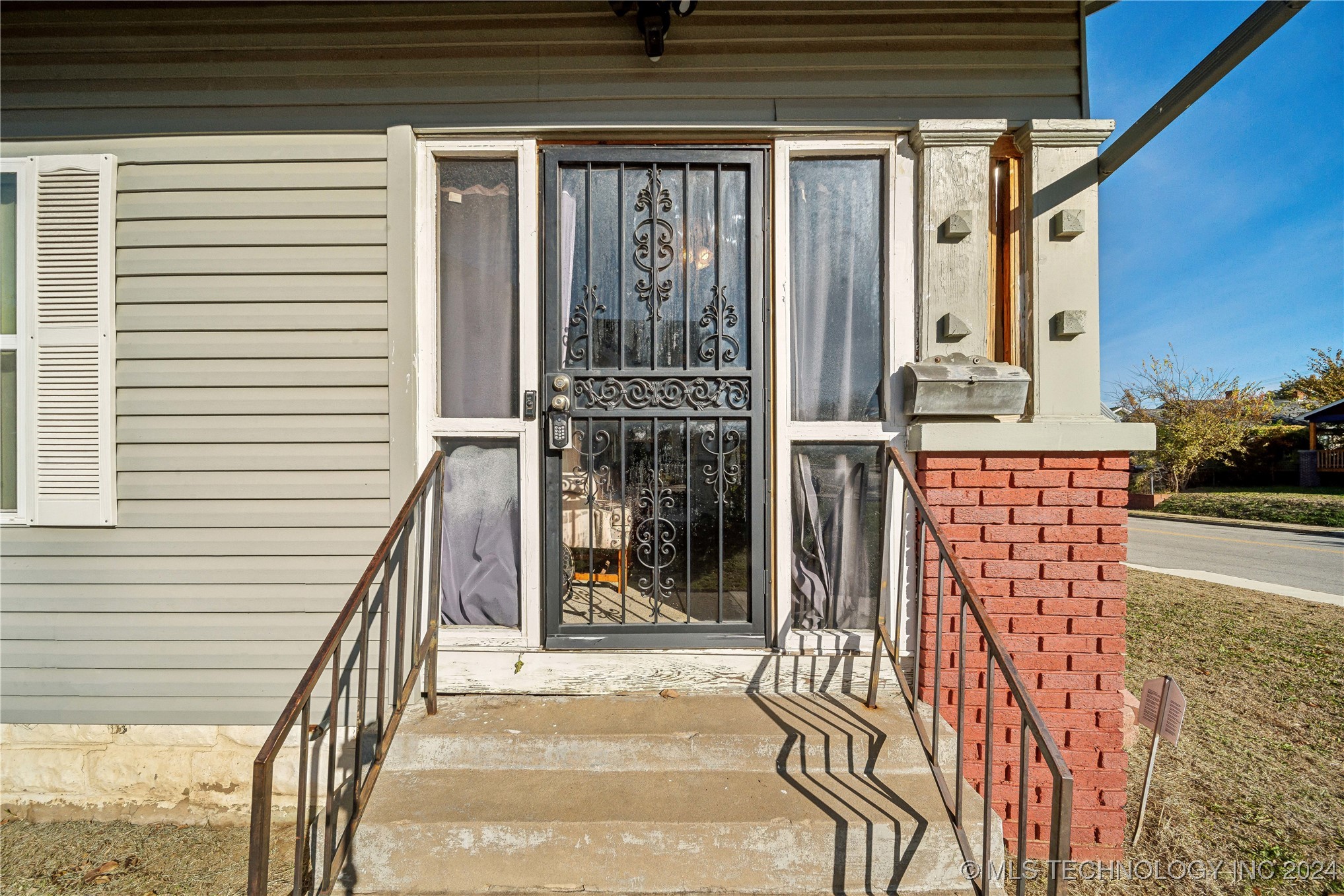 1228 N Main Street